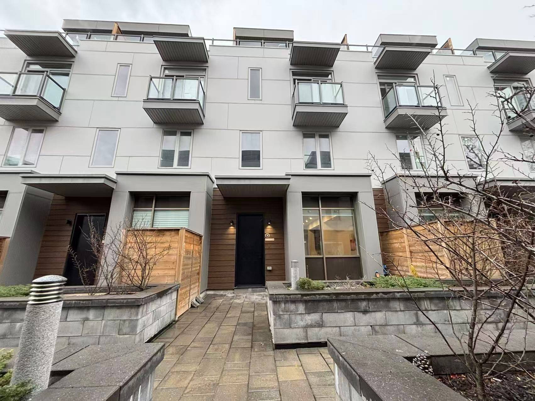 Toronto C15, ON M2K 0G7,35 Dervock CRES #3