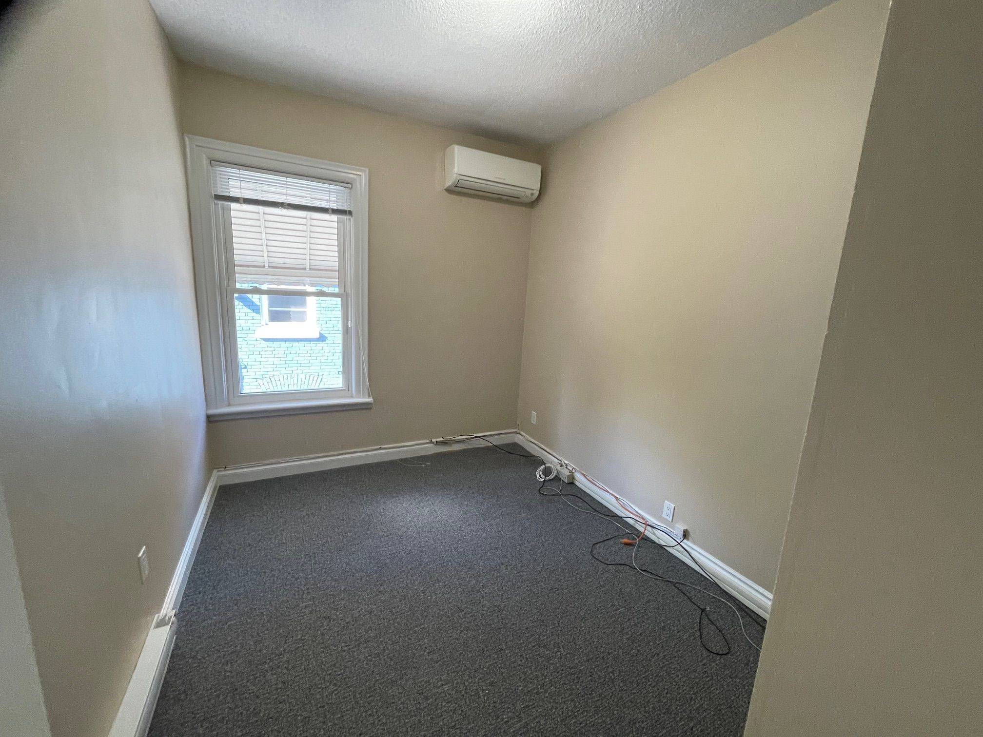 Barrie, ON L4M 1L7,43 Worsley ST #2nd Fl