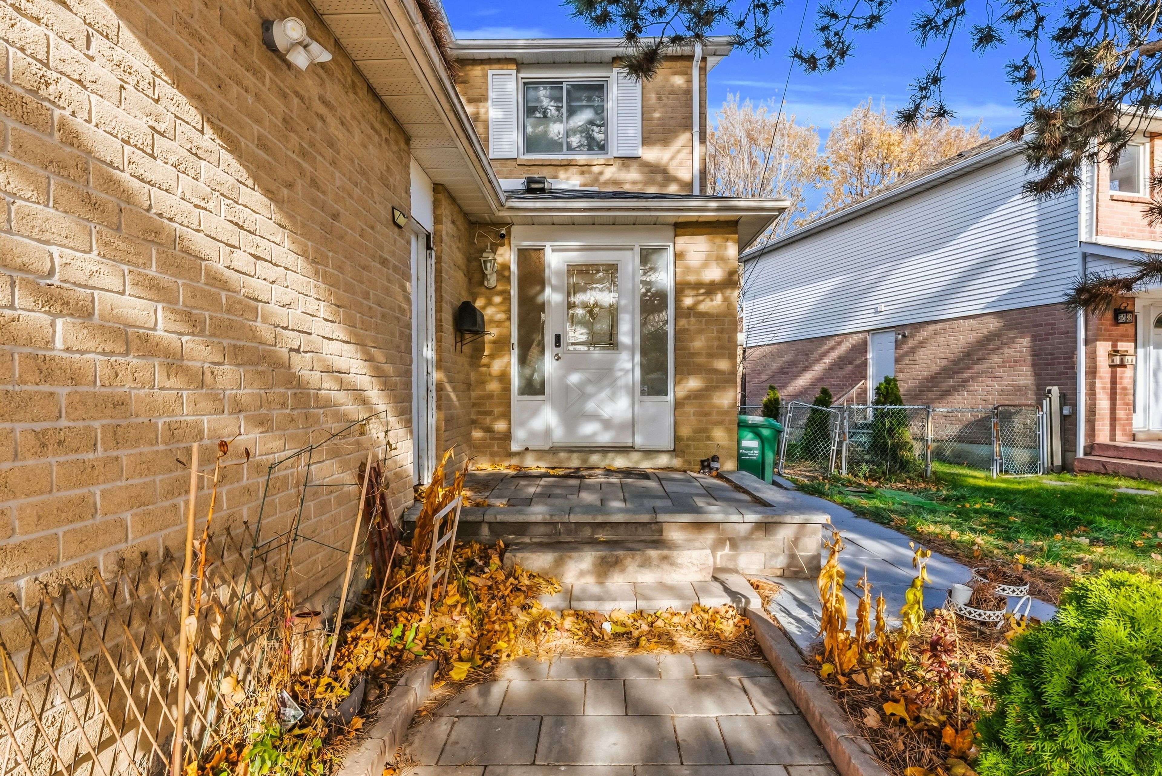 Mississauga, ON L5N 3E9,6593 Edenwood DR
