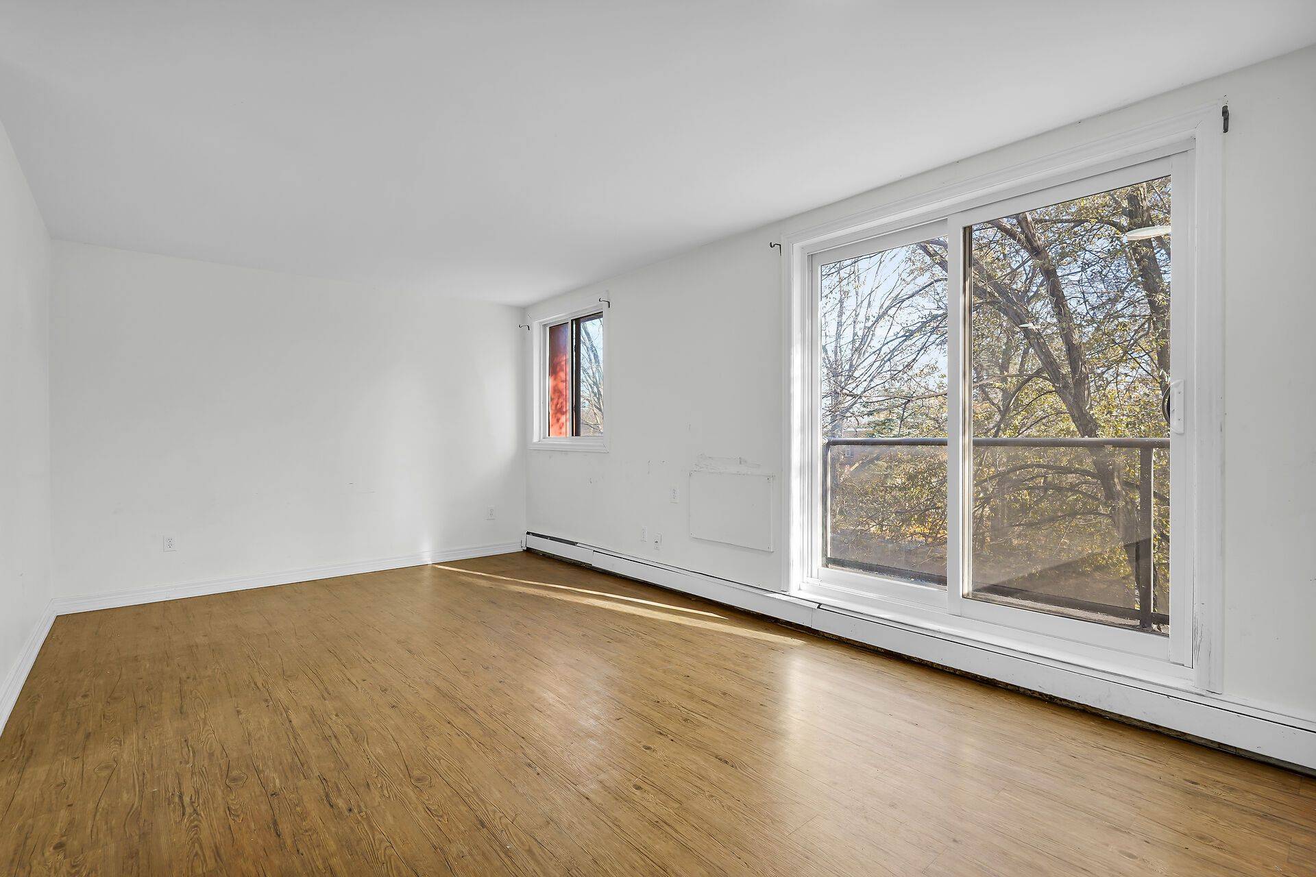 Strathroy-caradoc, ON N7G 2B2,294 Saulsbury ST #301