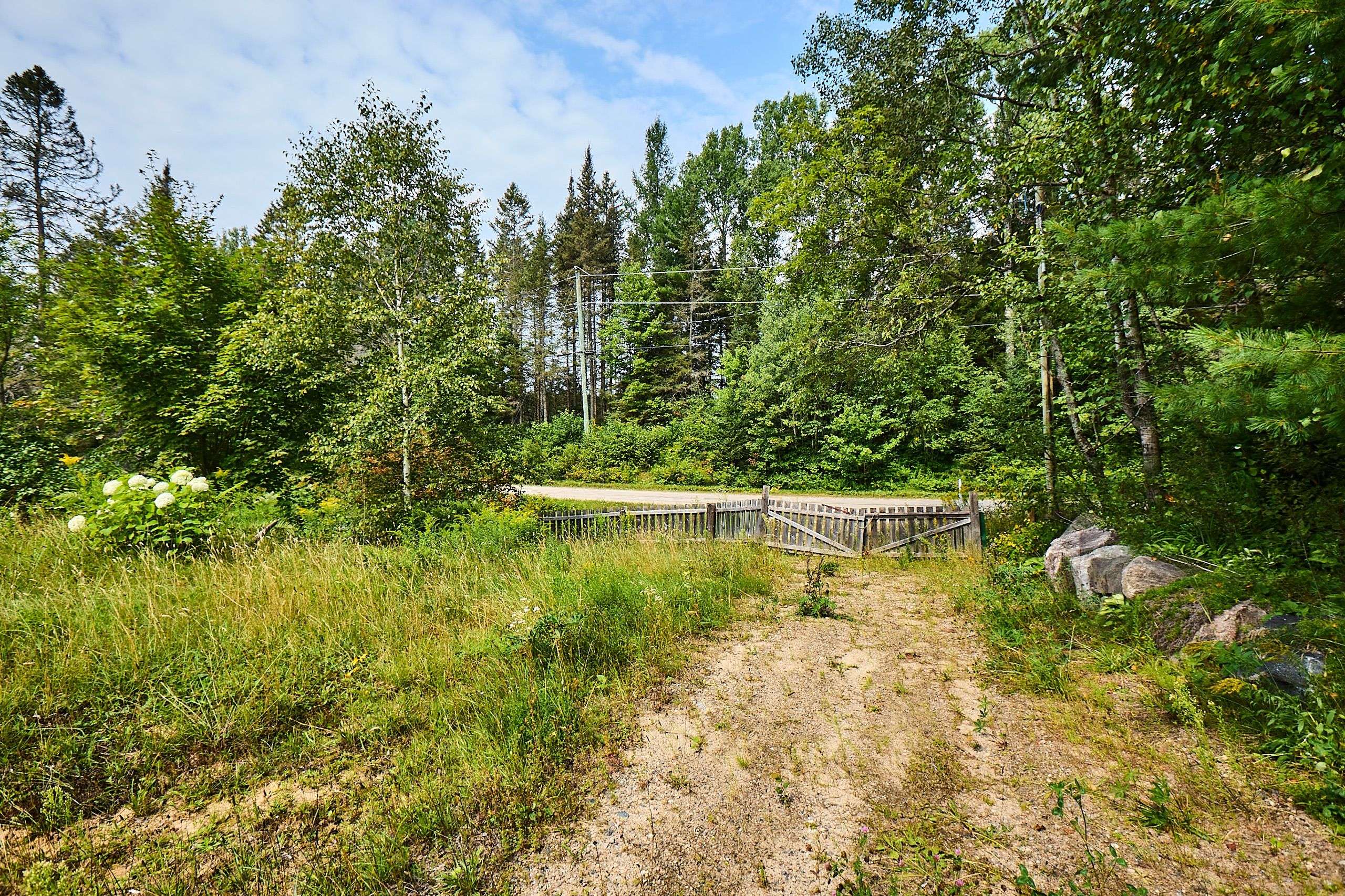 Magnetawan, ON P0A 1Z0,185 Halls RD E