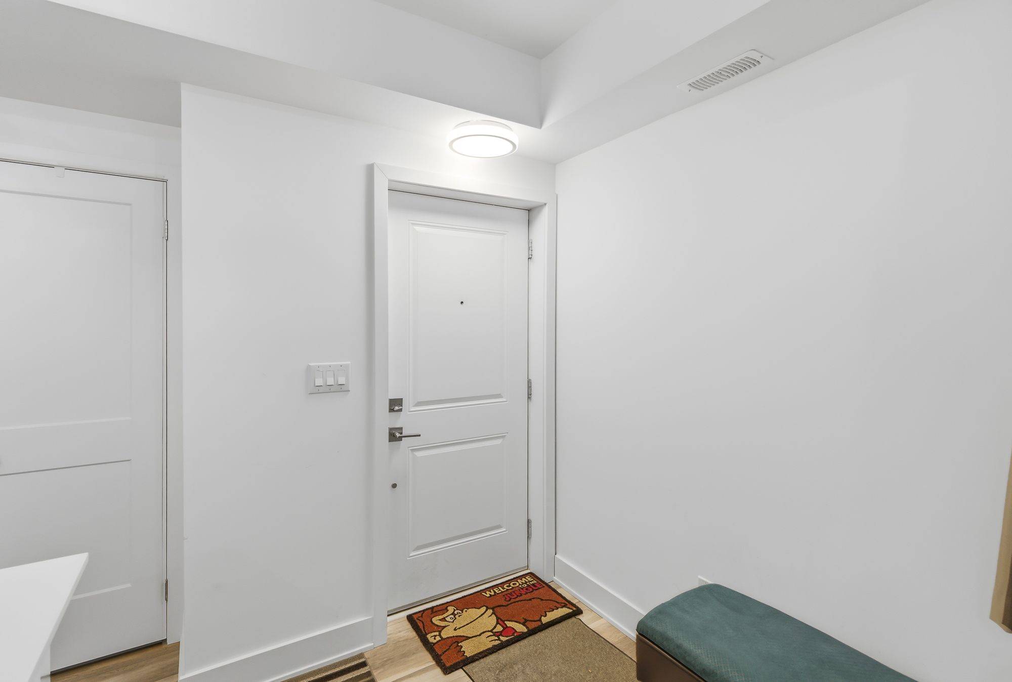 Niagara Falls, ON L2G 0Z7,6065 McLeod RD #103