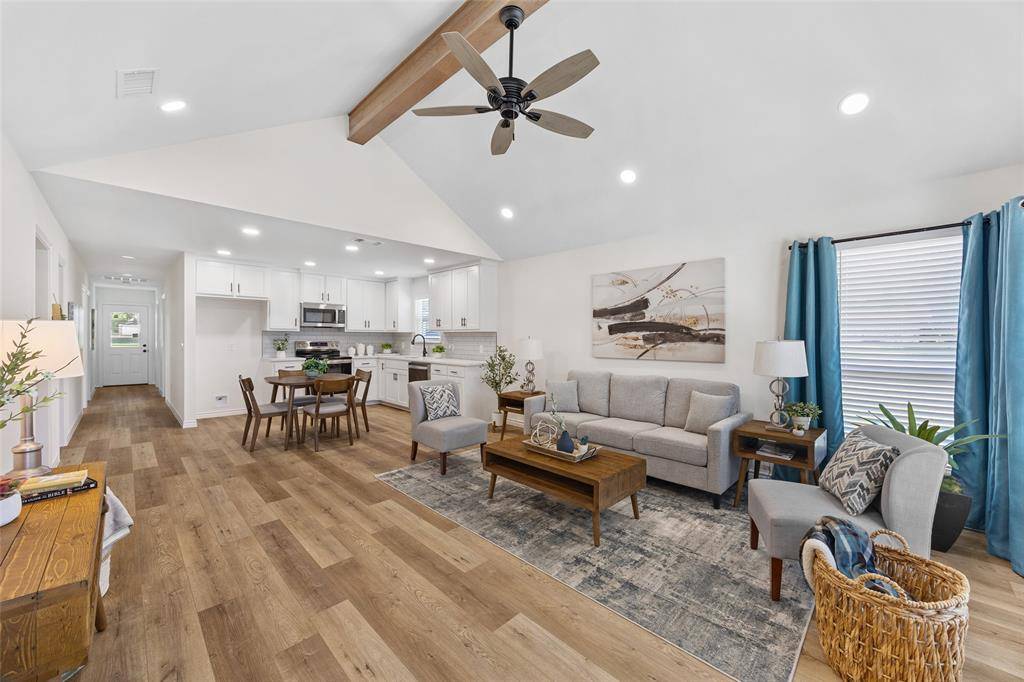 Henrietta, TX 76365,407 S Clay