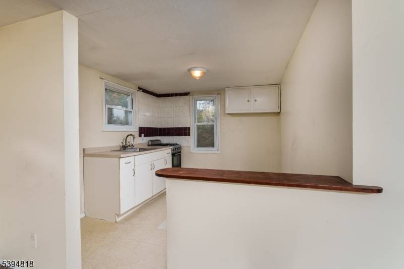 Butler Boro, NJ 07405,27 Lincoln Rd