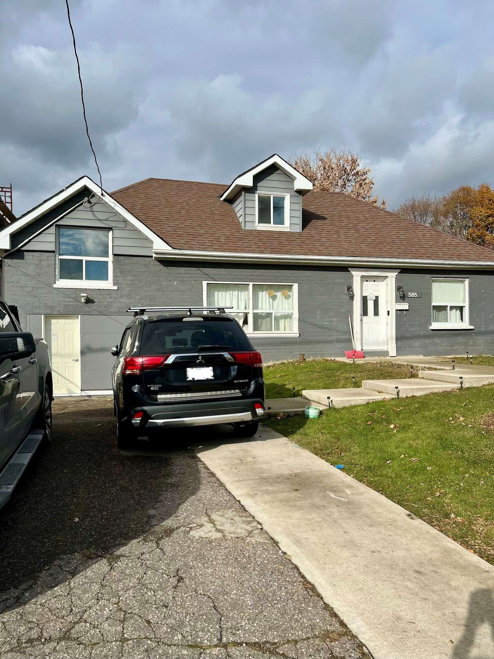 Mississauga, ON L5G 1R2,585 Byngmount AVE #Upper