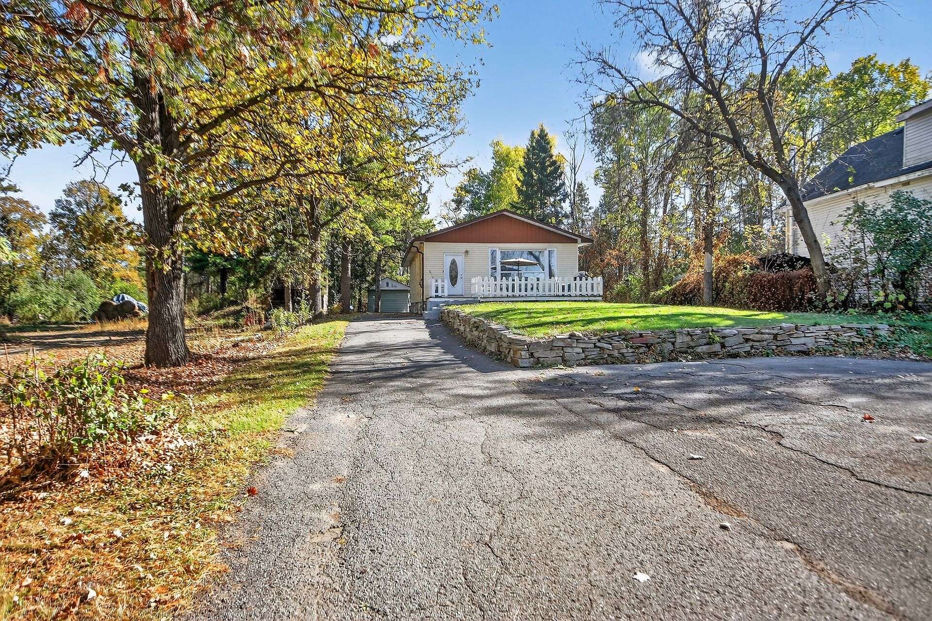 Kanata, ON K2K 1X7,96 Constance Lake RD