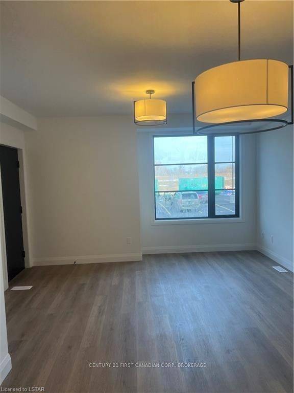 London South, ON N6P 0H9,3900 SAVOY ST #161