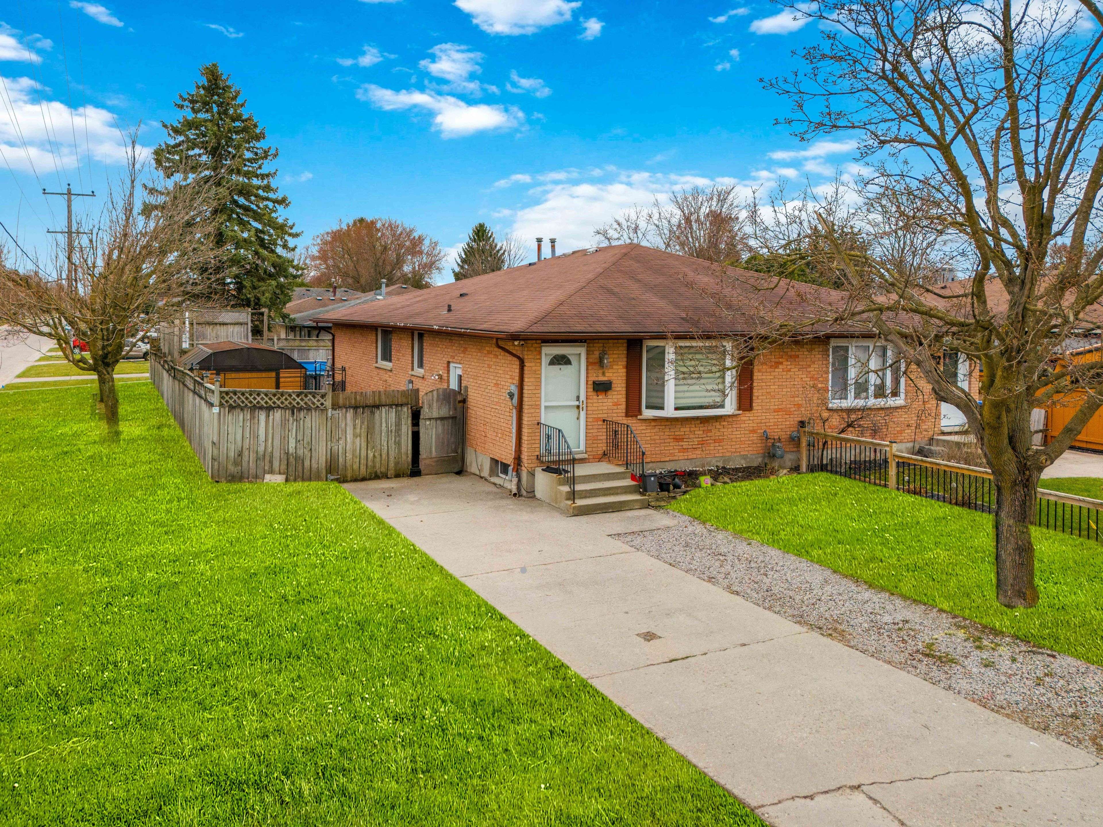 Strathroy-caradoc, ON N7G 3S3,54 Brennan DR N