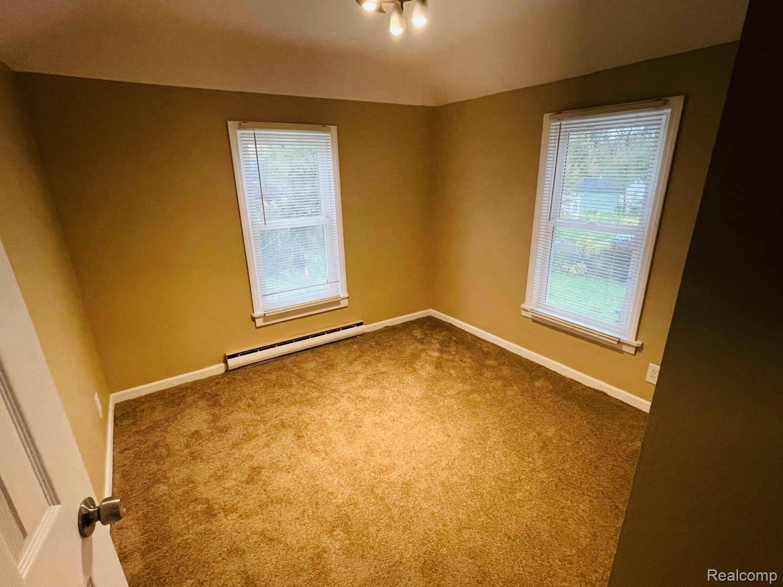 Detroit, MI 48228,7393 Vaughan ST