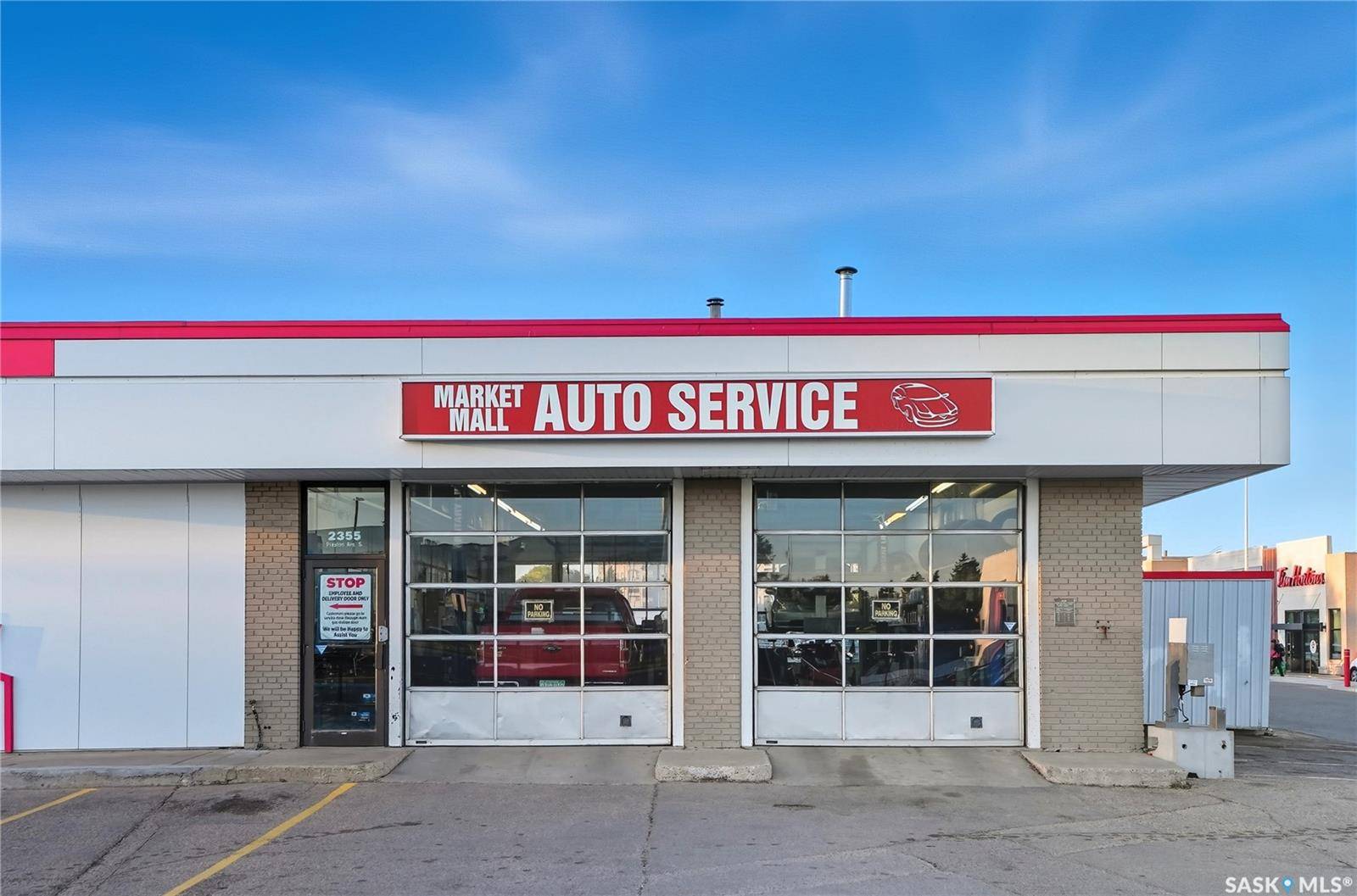 Saskatoon, SK S7J 2G1,2355 Preston AVENUE S