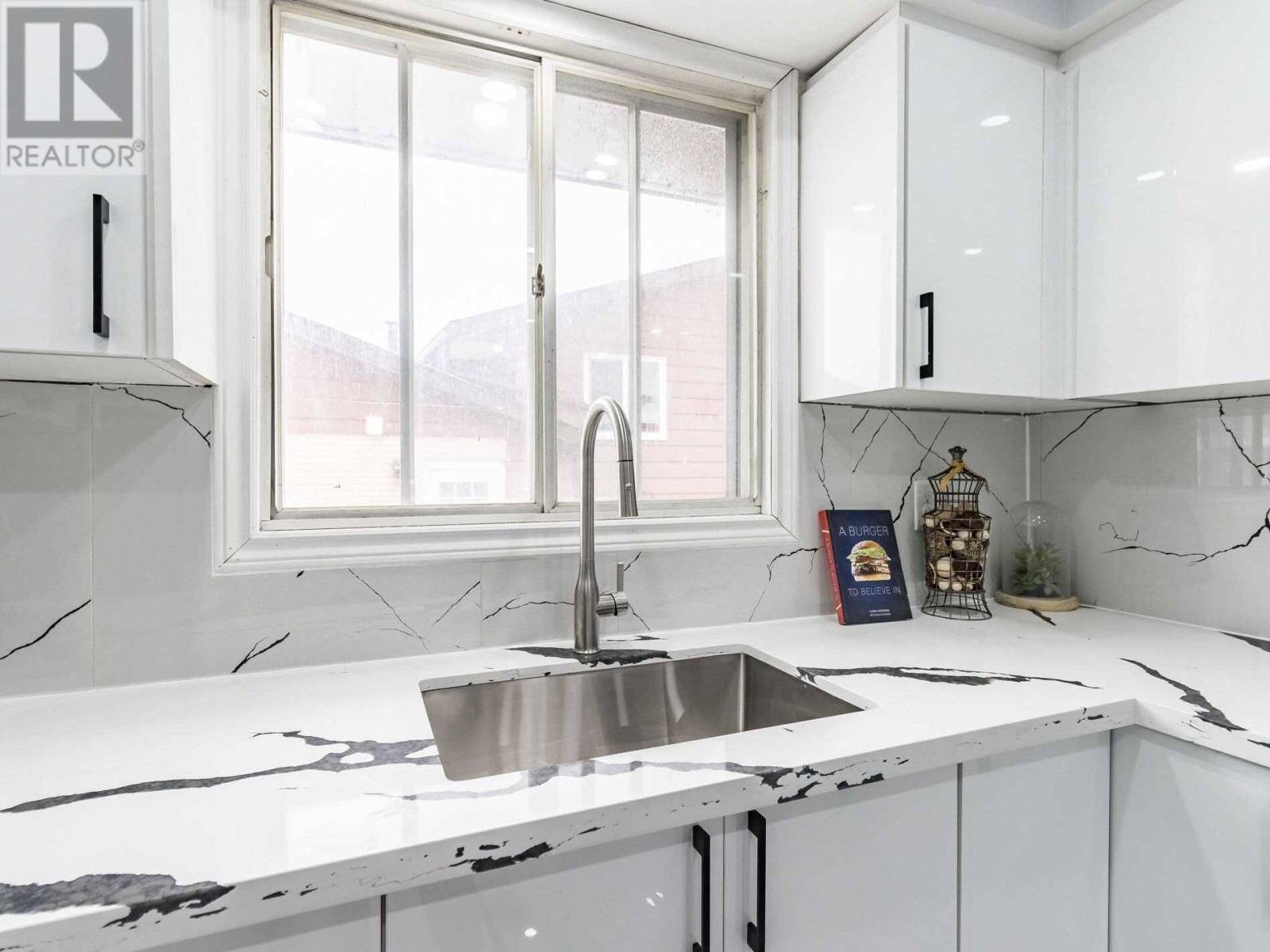 Niagara Falls, ON L2G 7L8,7725 Jubilee DR #Upper