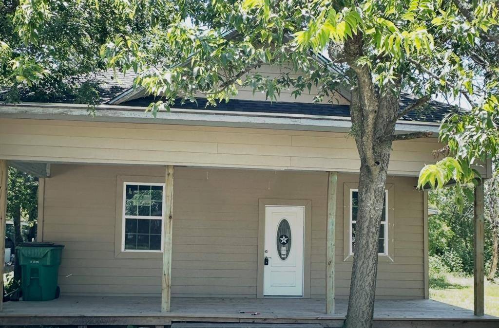 Mart, TX 76664,404 E Ross Avenue