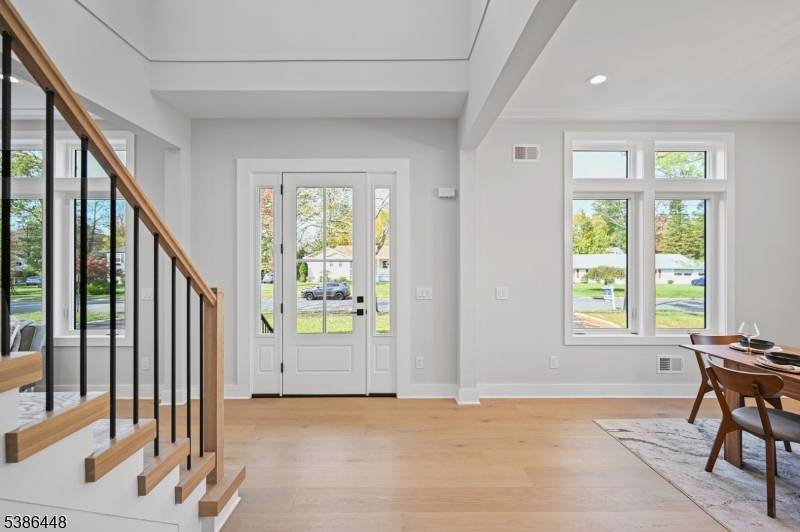 Livingston Twp., NJ 07039,6 Sparrow Dr