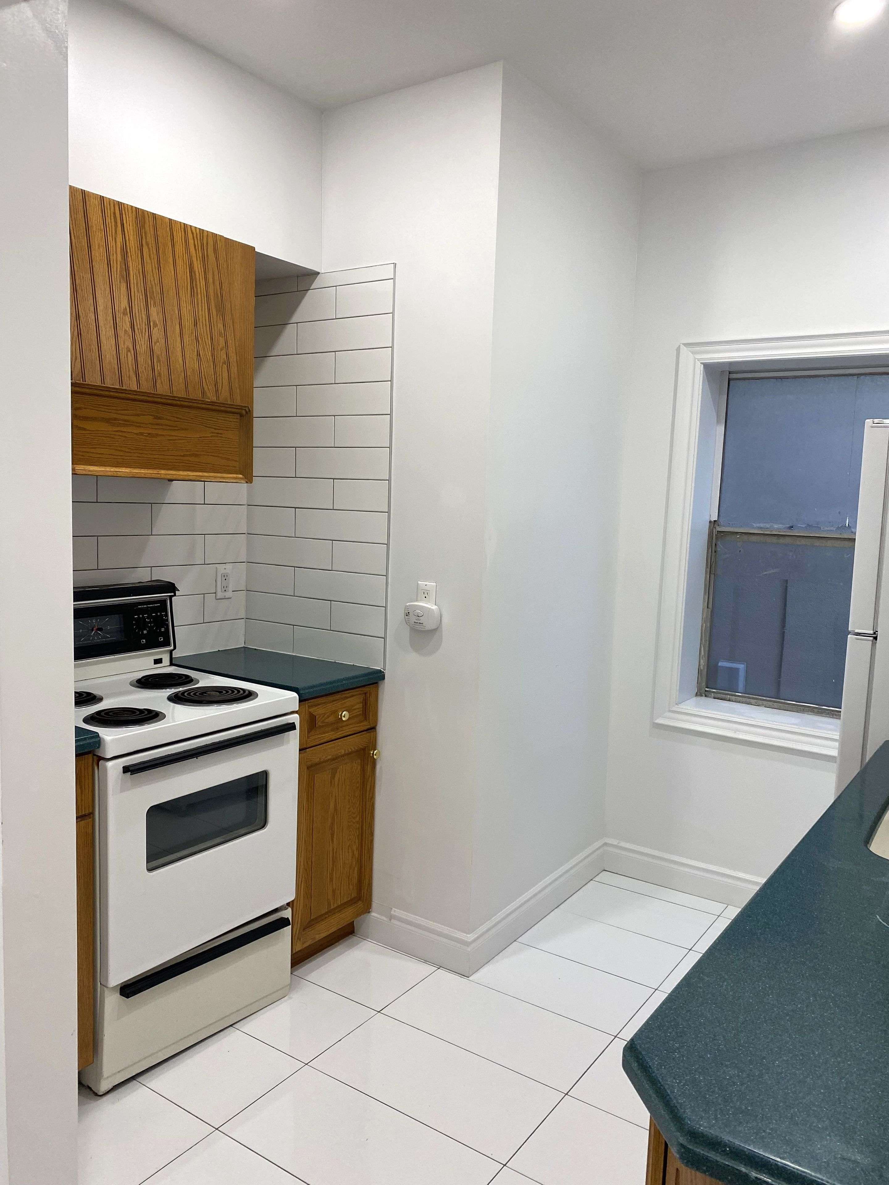 Toronto E01, ON M4J 1K4,63 Hazelwood AVE