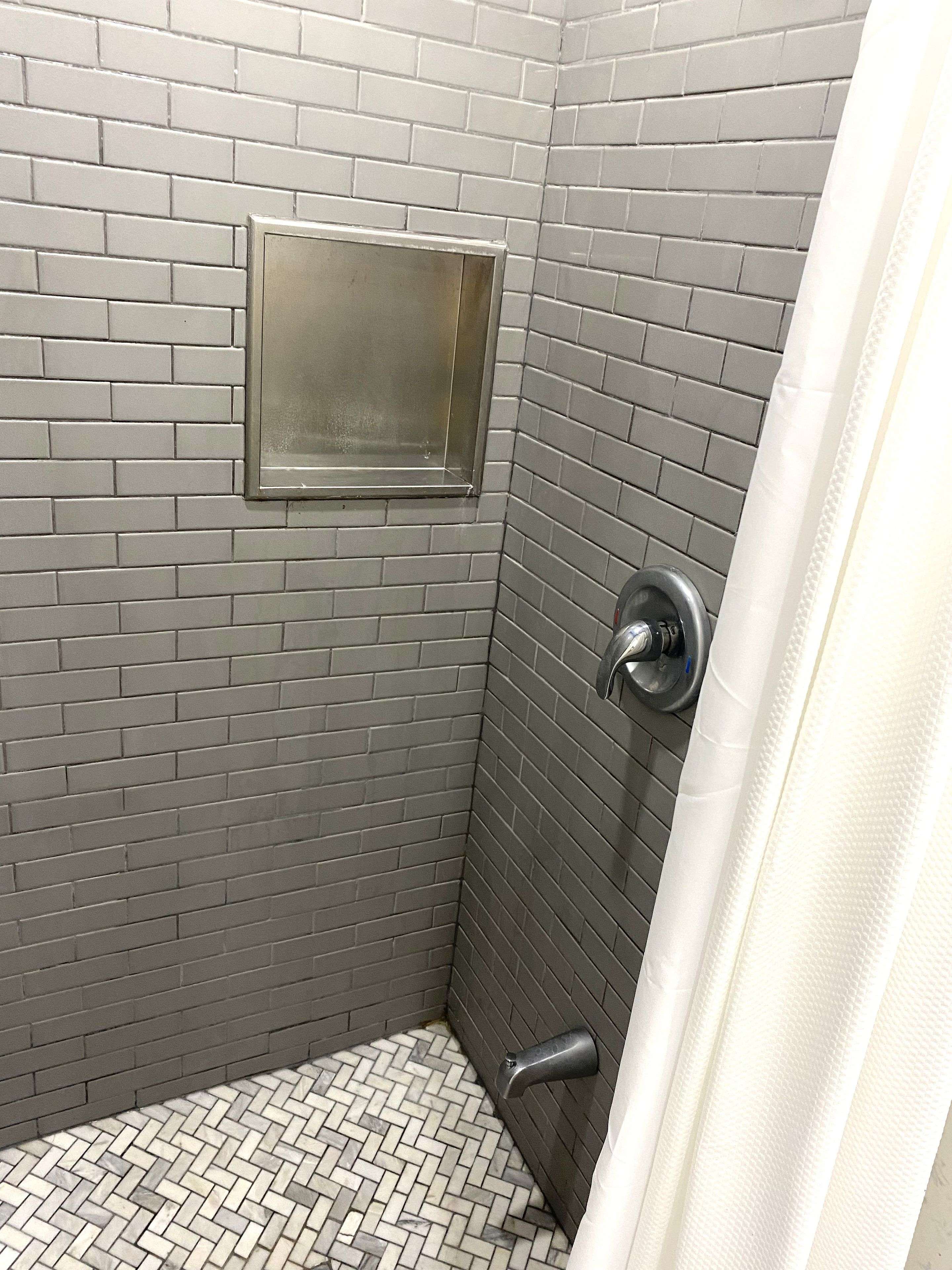 Toronto E01, ON M4J 1K4,63 Hazelwood AVE