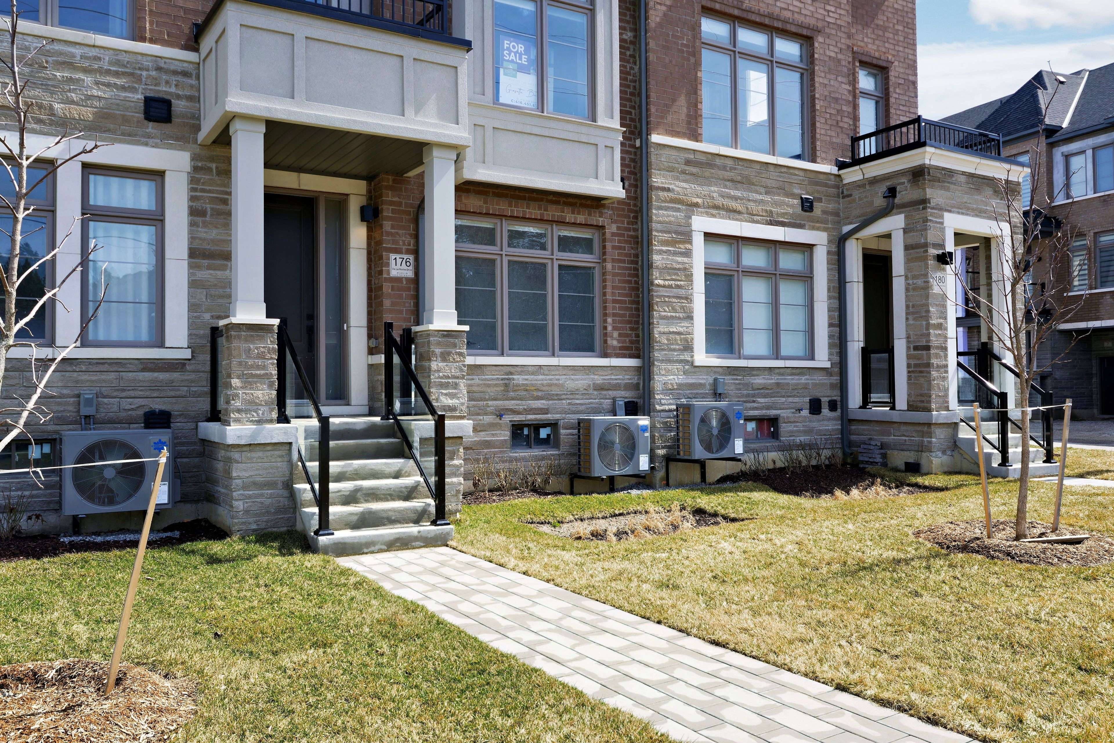 Vaughan, ON L4H 5G4,176 De La Roche DR