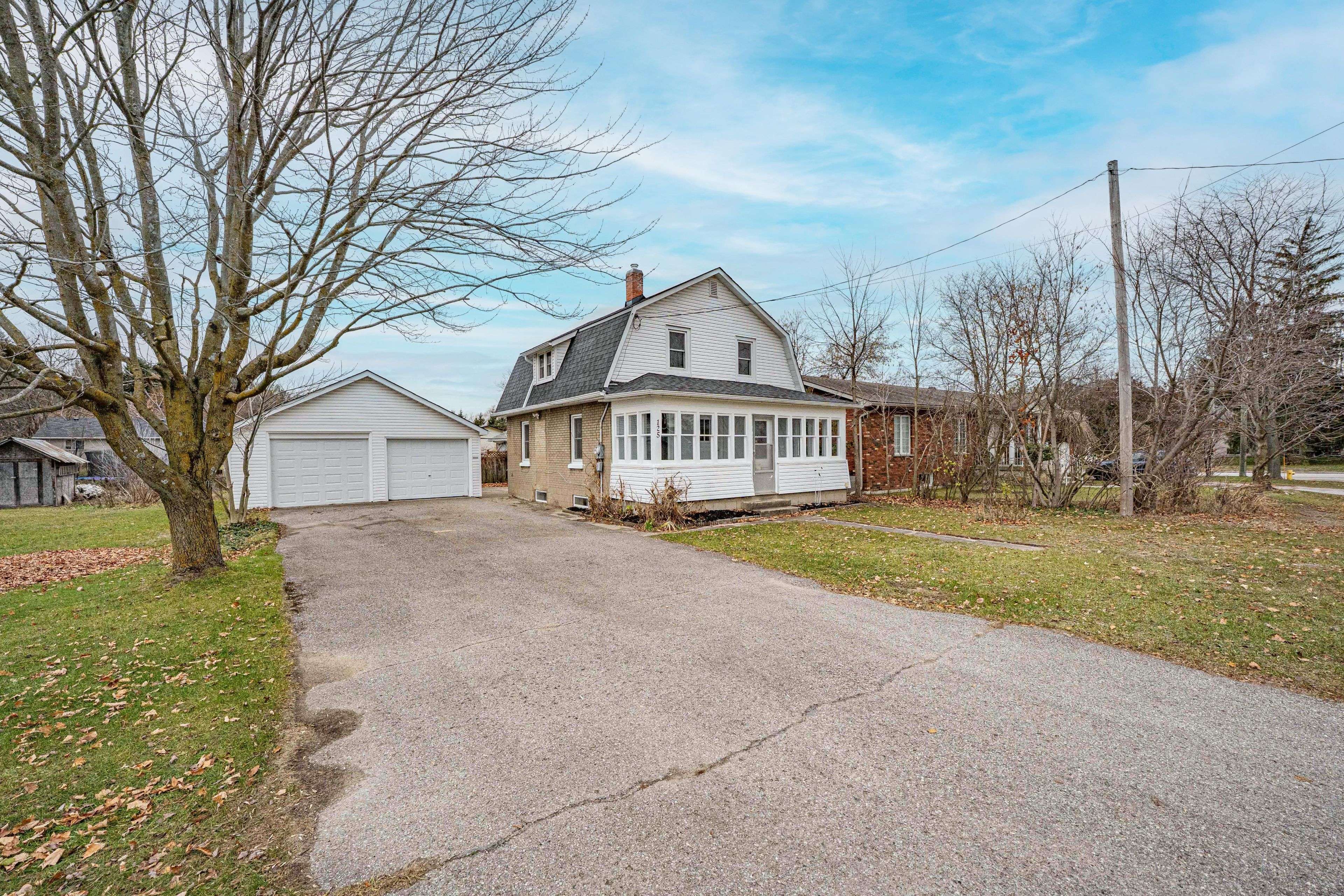 Essa, ON L0M 1B0,125 Raglan ST