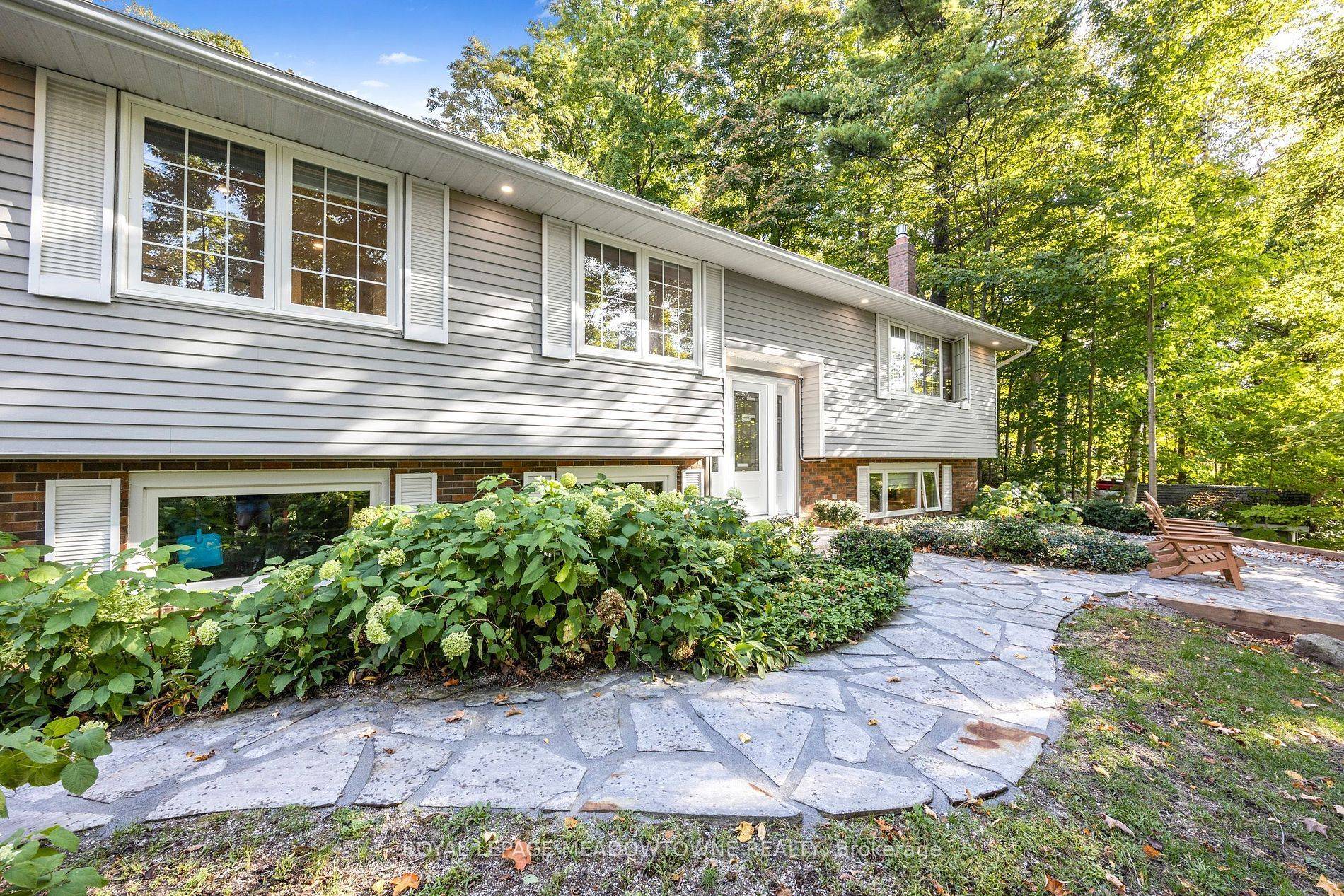 Milton, ON L0P 1B0,106 Campbell AVE E