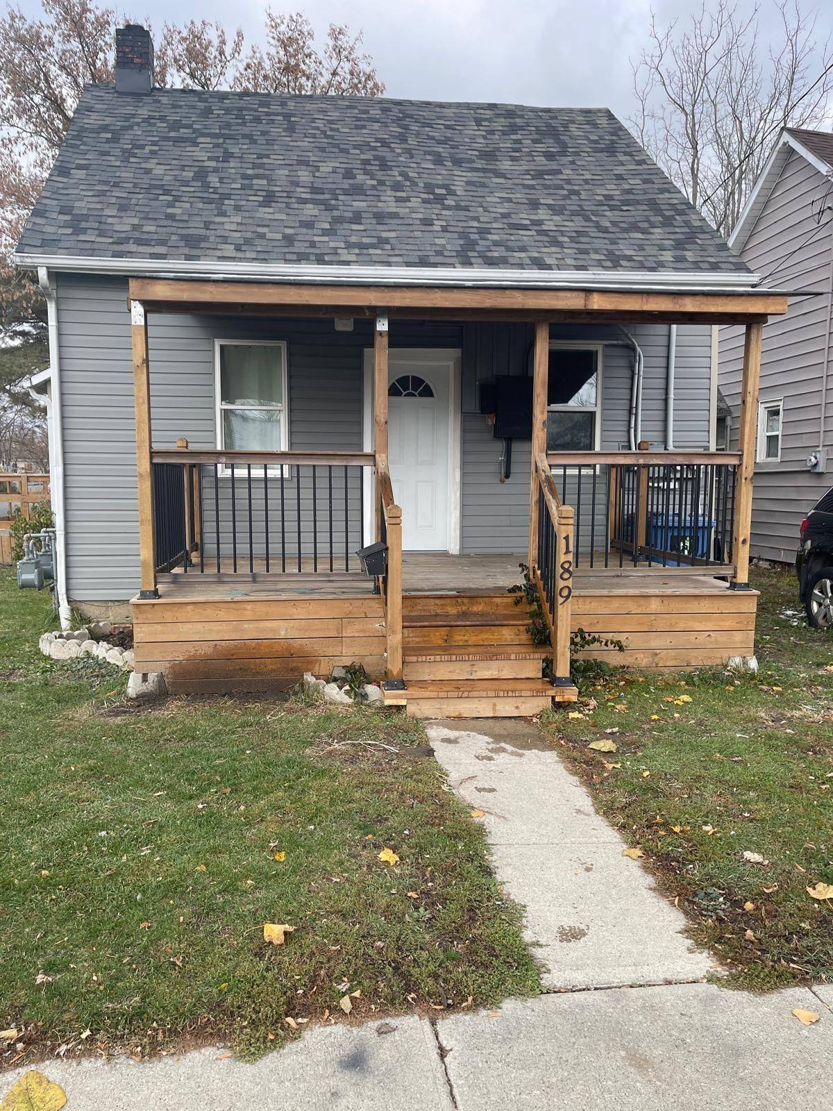 Chatham-kent, ON N7M 3N3,189 King ST E #A