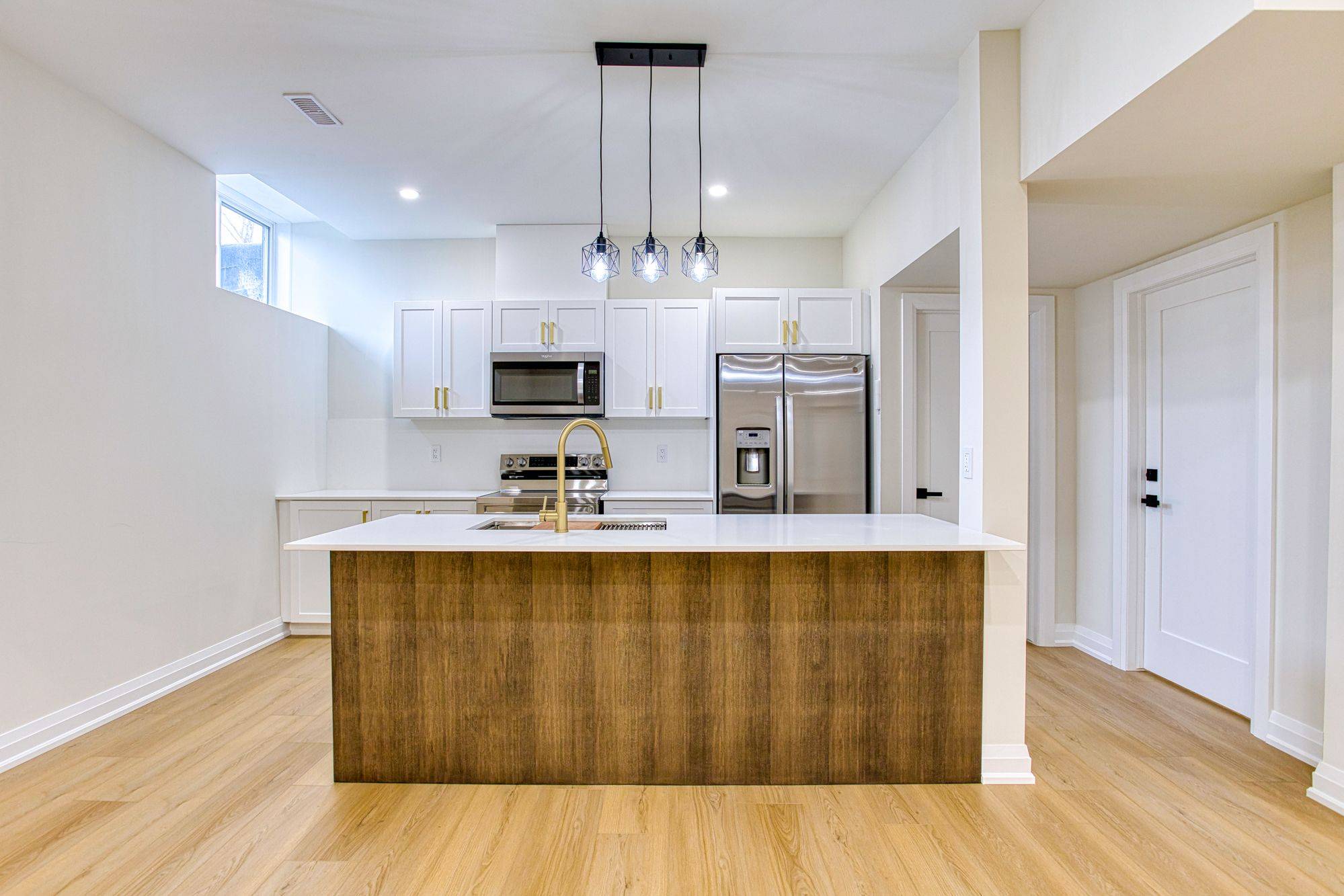 Hamilton, ON L8E 5T2,67 Creanona BLVD #Lower Level Unit