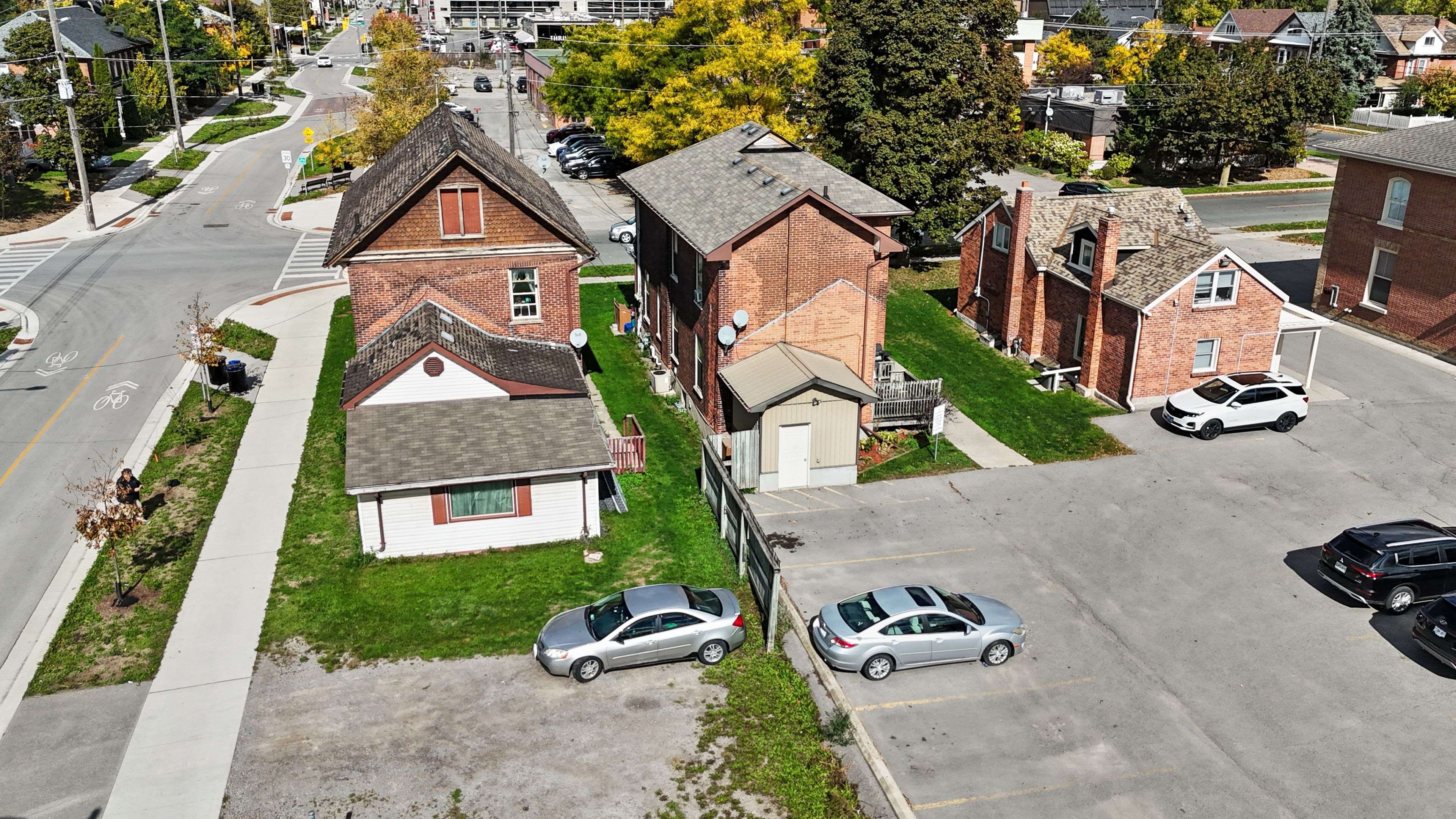 Peterborough, ON K9J 2M3,257 Dalhousie ST