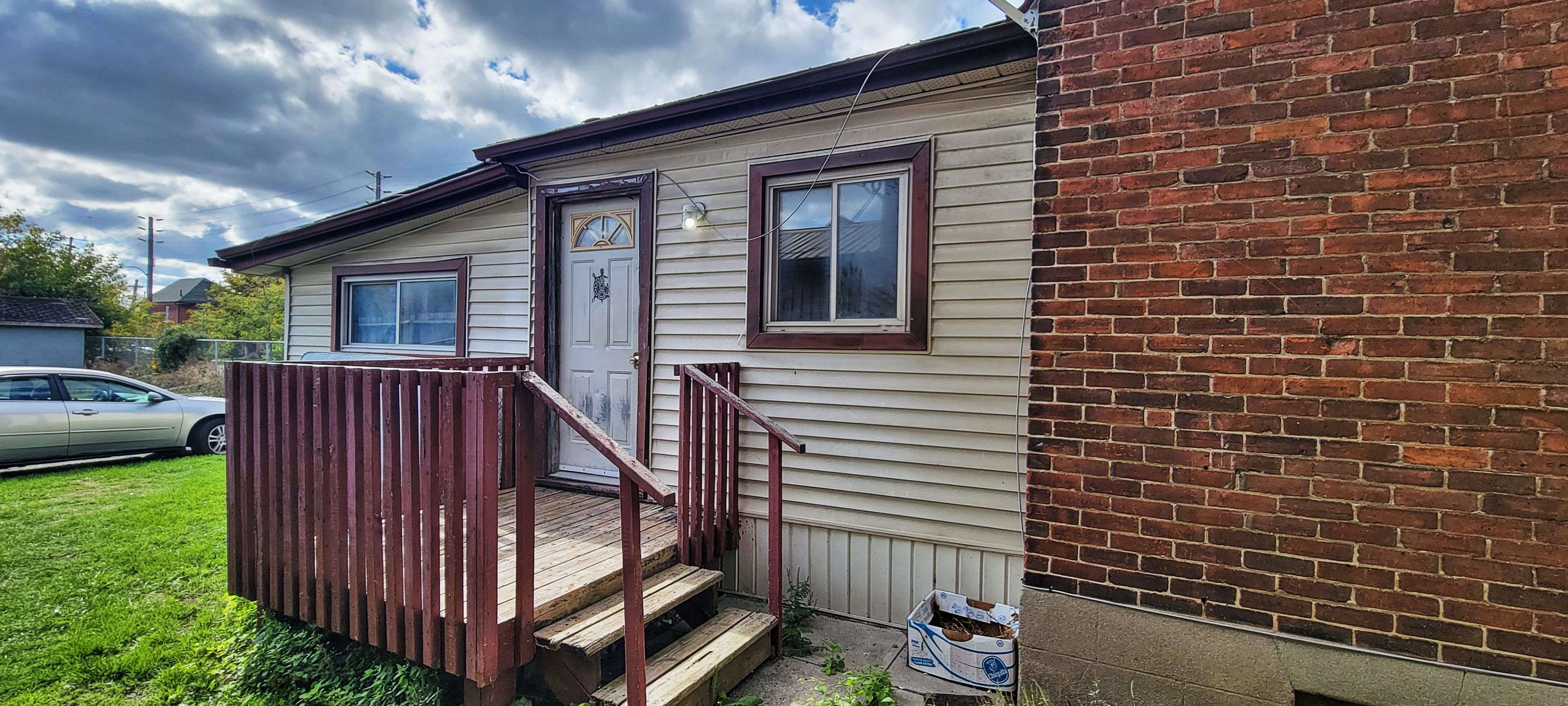 Peterborough, ON K9J 2M3,257 Dalhousie ST