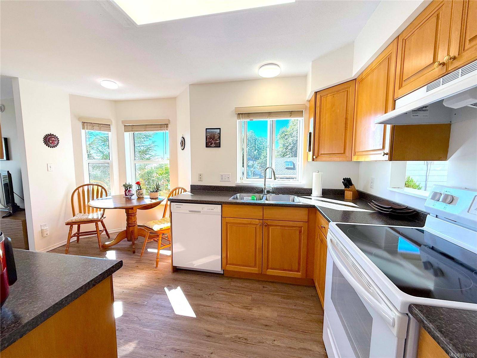 Campbell River, BC V9W 1B5,1216 Island Hwy S #201