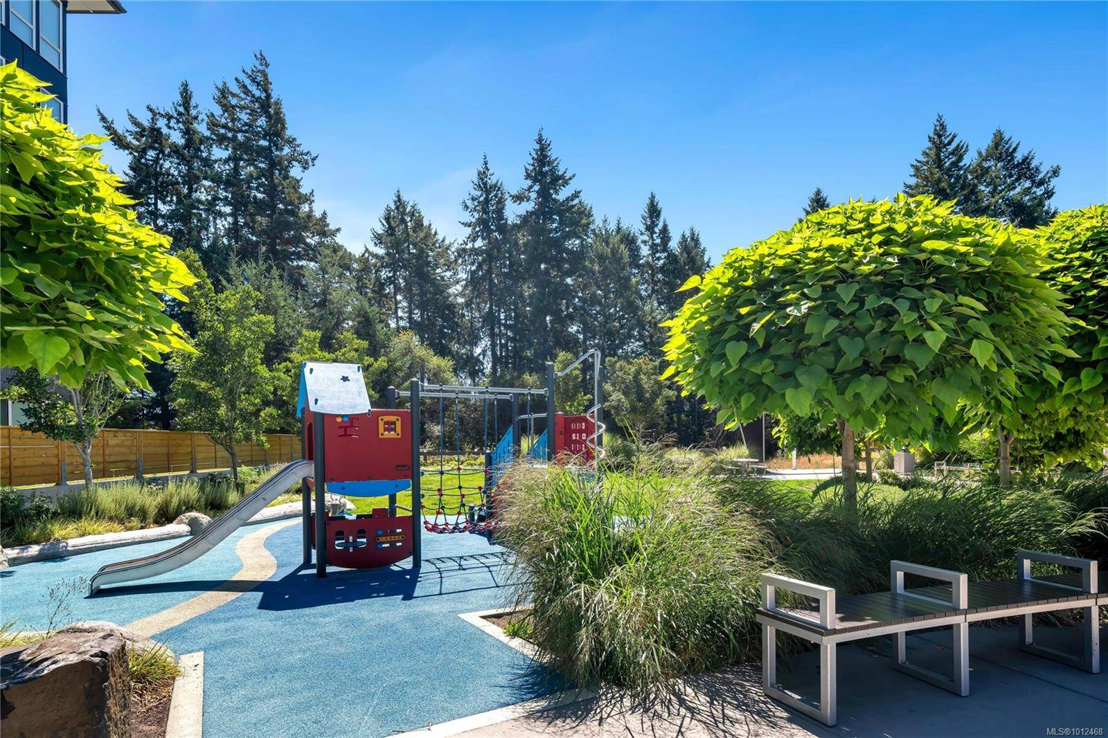 Langford, BC V9B 0W6,940 REUNION Ave #312