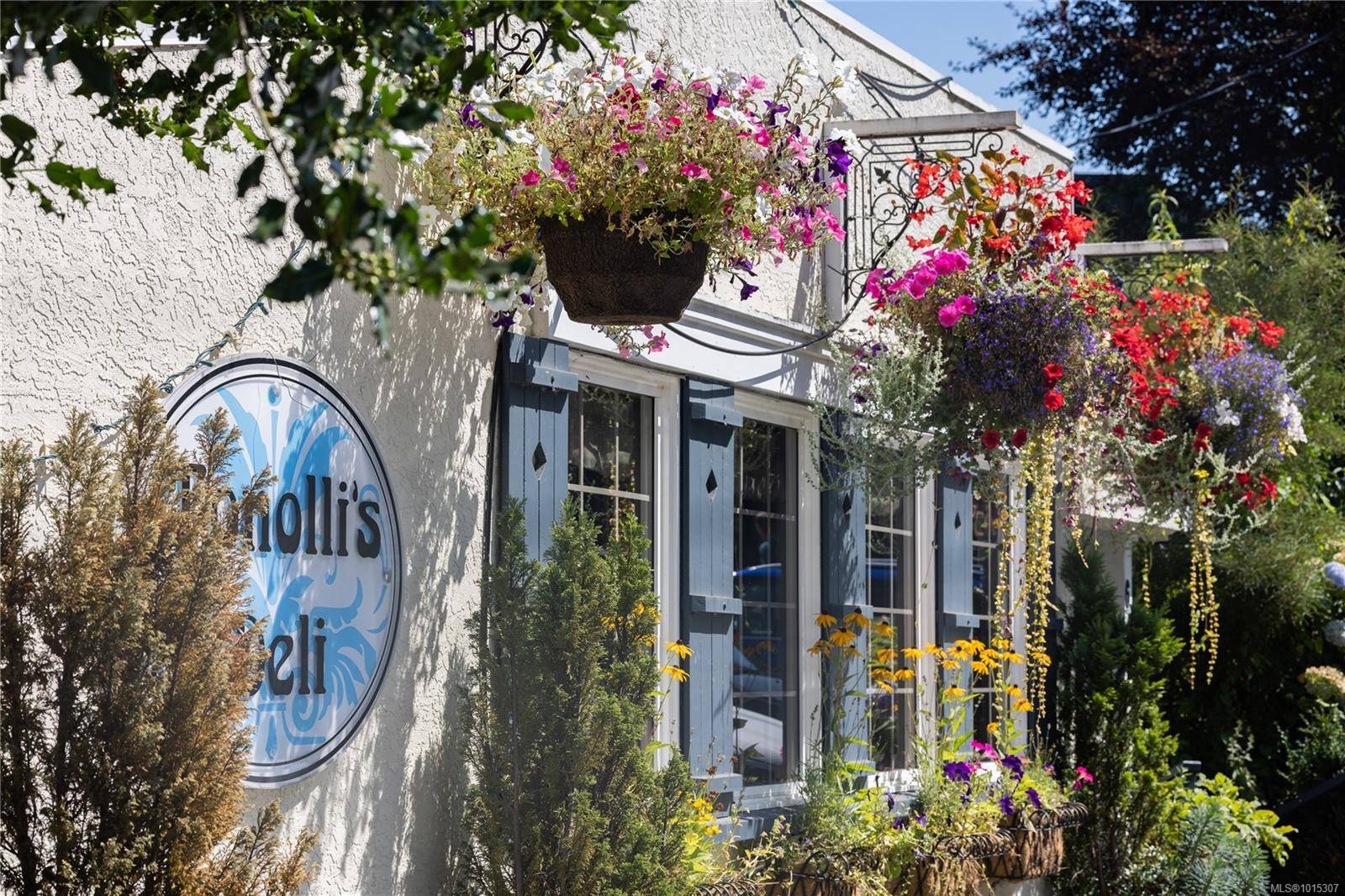 Central Saanich, BC V8M 1Y3,7057 Central Saanich Rd #A