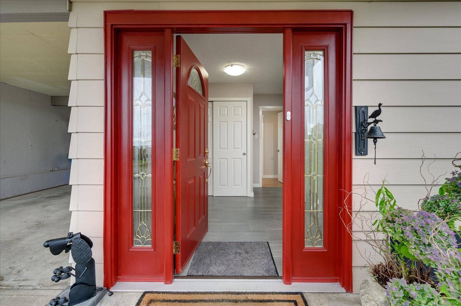 Lantzville, BC V0R 2H0,6891 Harwood Dr