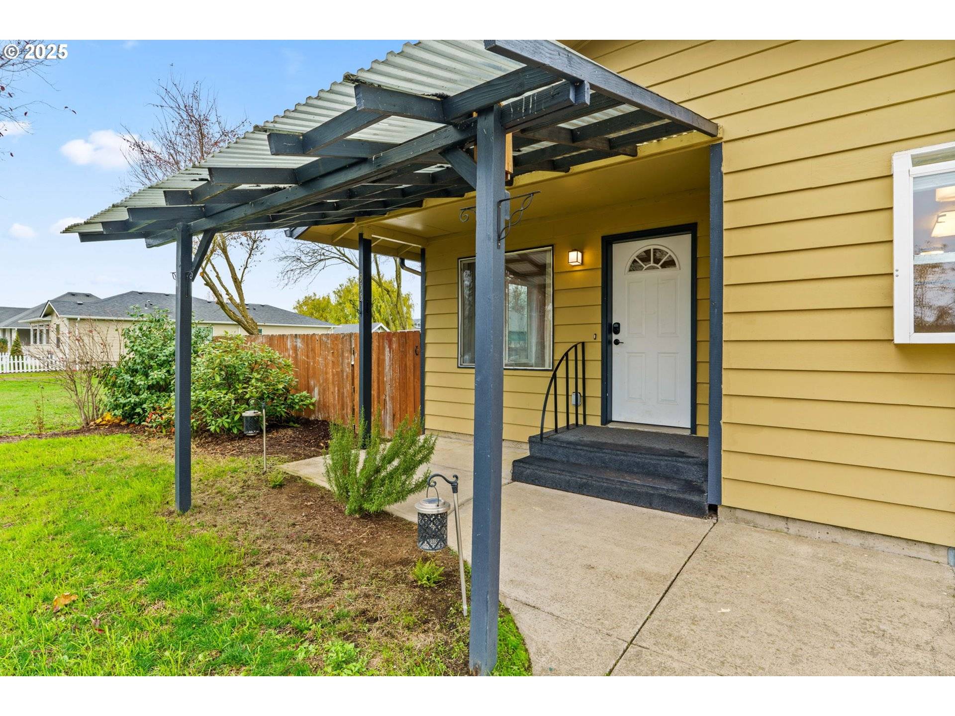 Harrisburg, OR 97446,955 TERRITORIAL ST