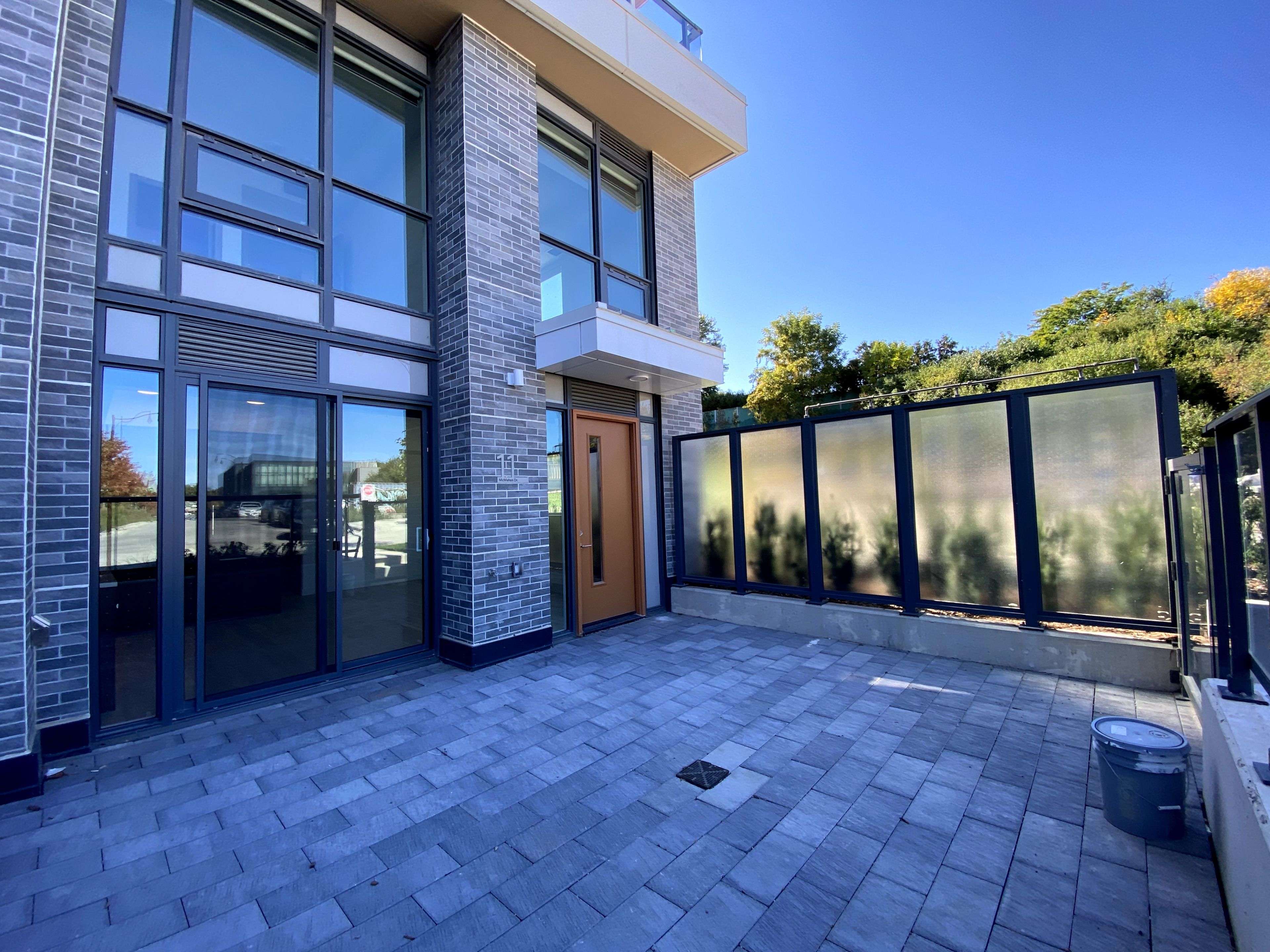 Toronto C15, ON M2K 1H8,11 McMahon DR #106