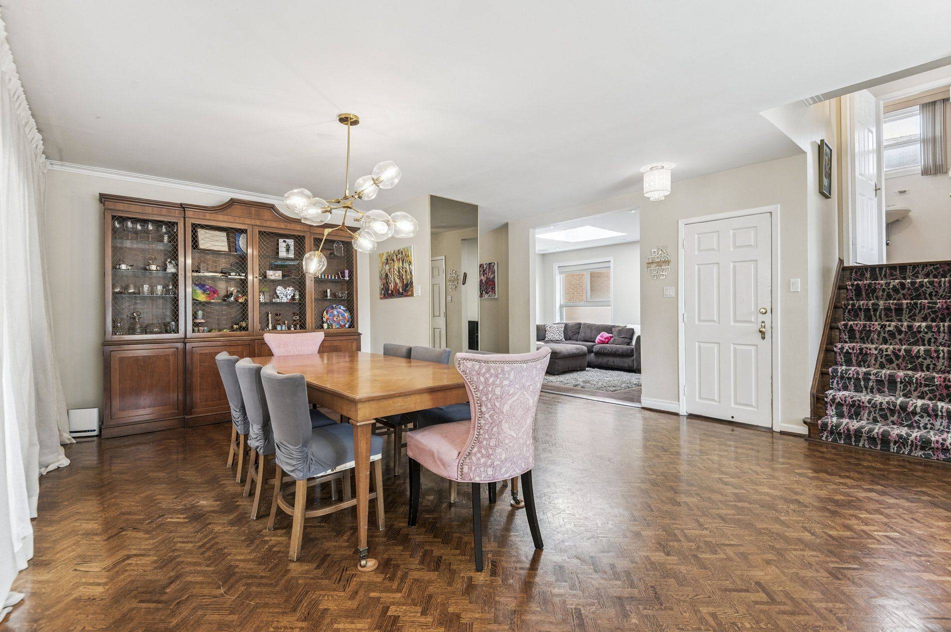 Toronto C06, ON M3H 3H9,22 Midvale RD