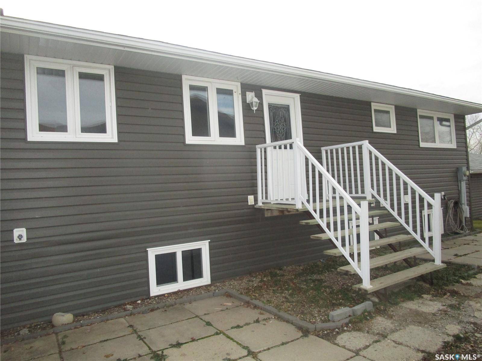 Coronach, SK S0H 0Z0,224 Crawford AVENUE