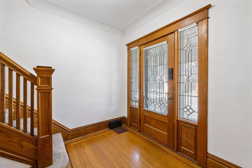 Hamilton, ON L8M 3C8,35 Gage AVE S