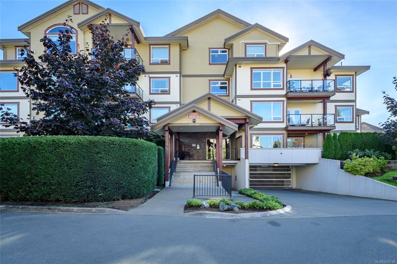 Courtenay, BC V9N 9X8,3666 Royal Vista Way #641