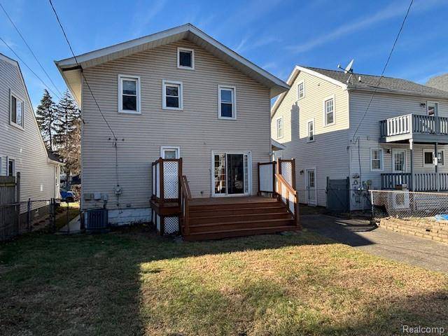 Royal Oak, MI 48067,901 LONGFELLOW AVE