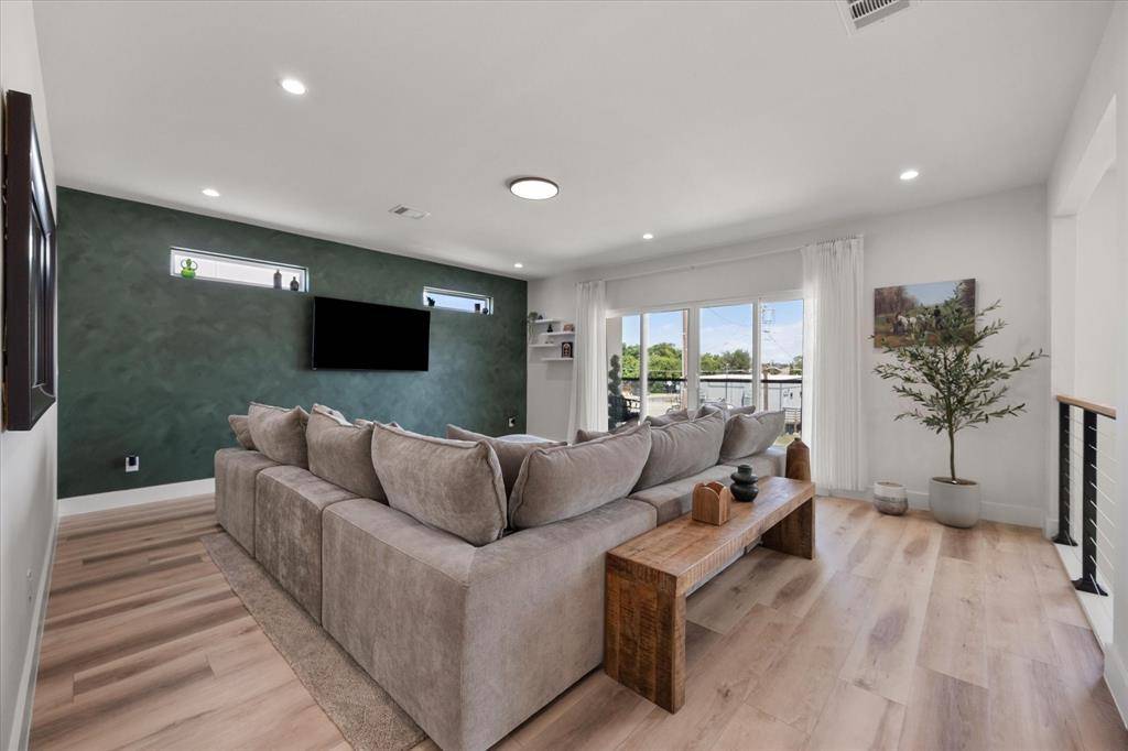 Dallas, TX 75212,4029 Ivanhoe Lane