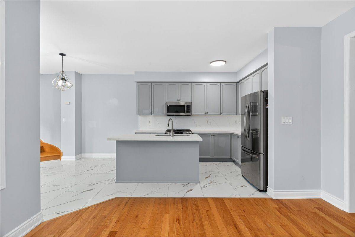 Milton, ON L9T 0G8,852 Bessy TRL