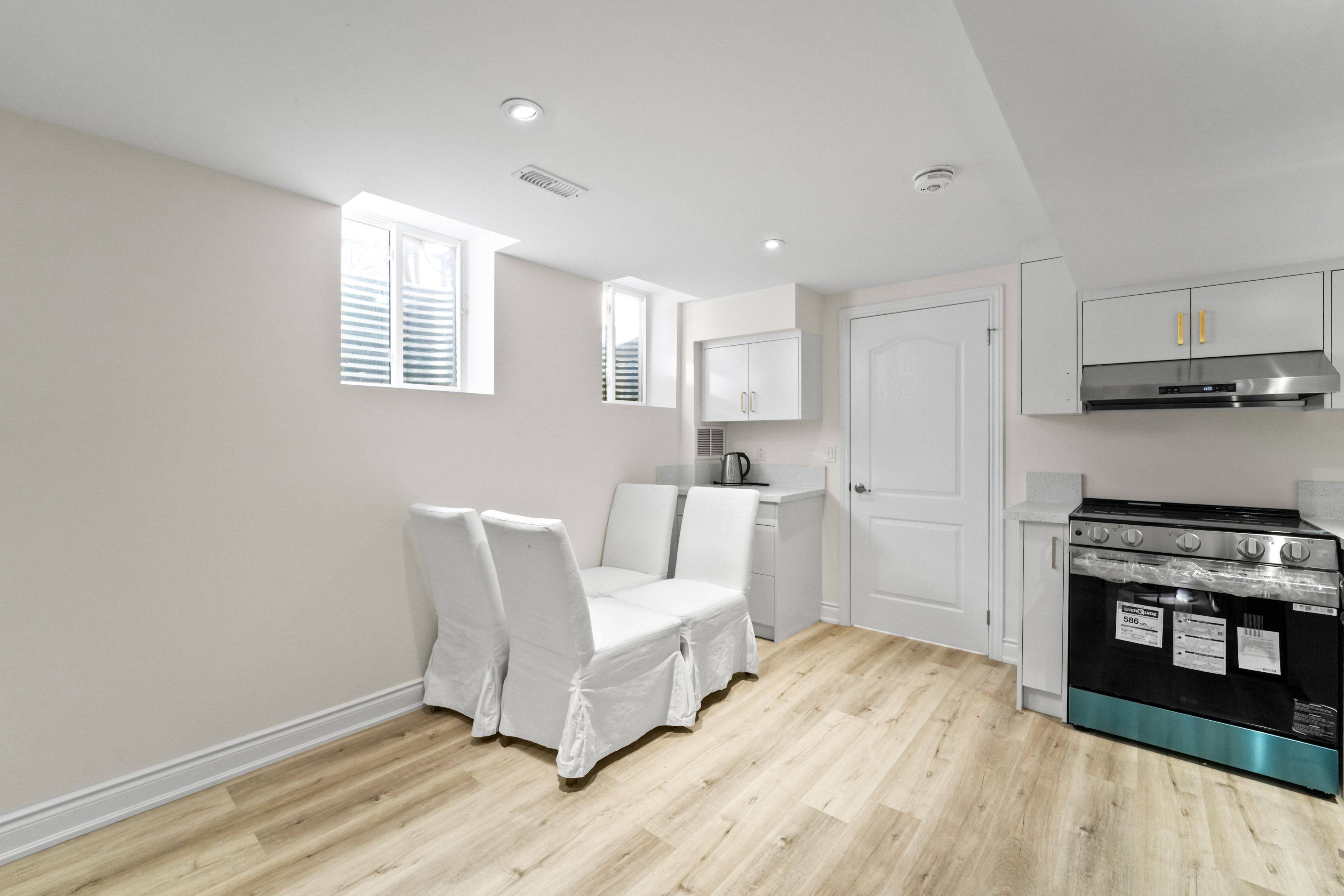 Milton, ON L9T 5T9,904 Somerville TER