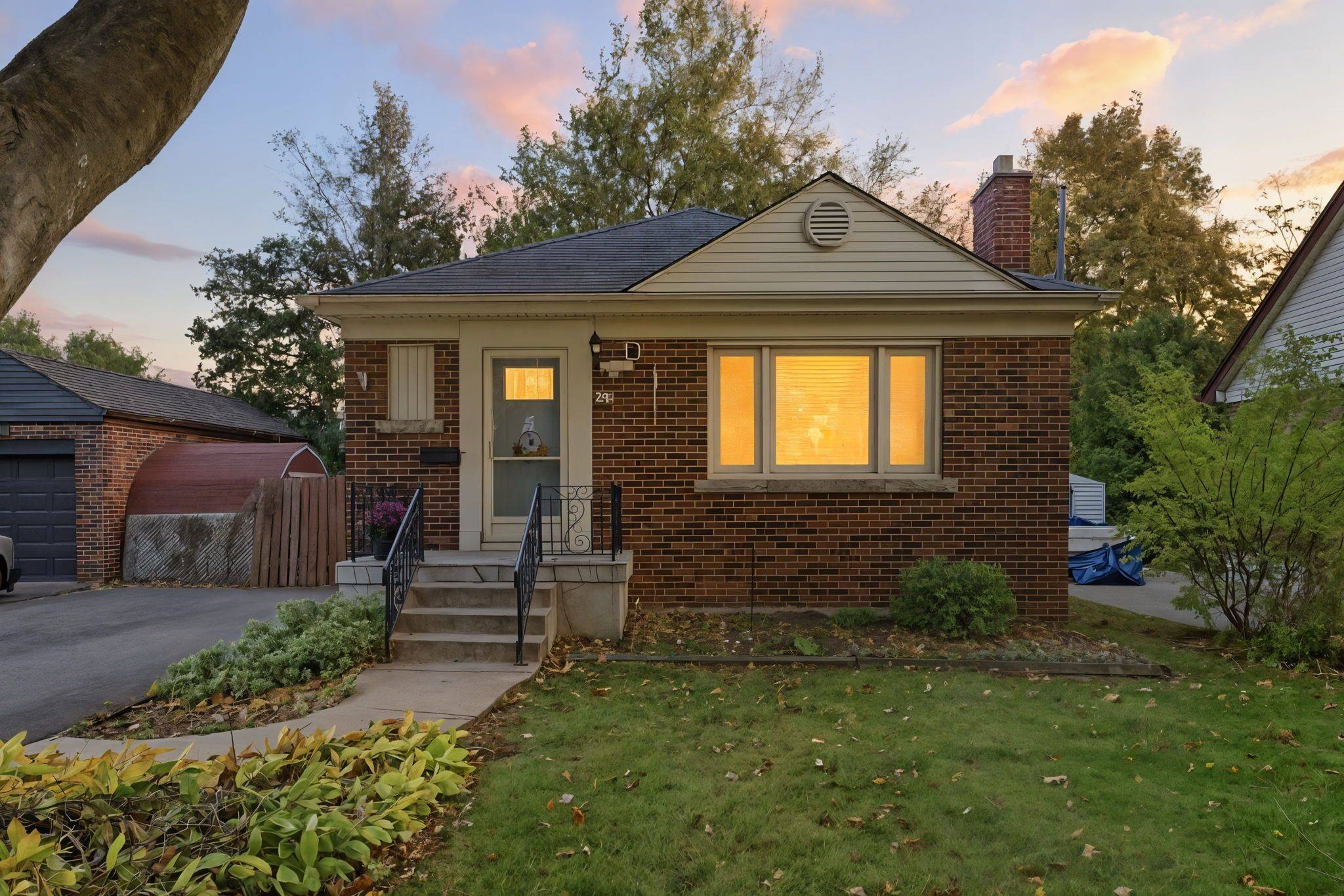 Hamilton, ON L9C 2A2,298 Sanatorium RD