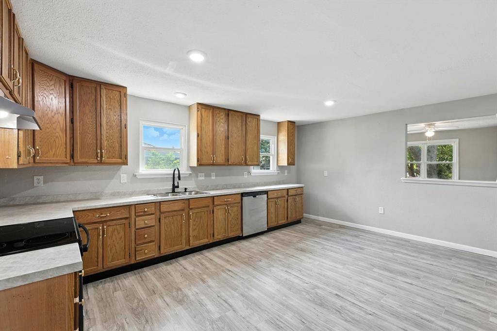 Bonham, TX 75418,204 W Boyd Avenue