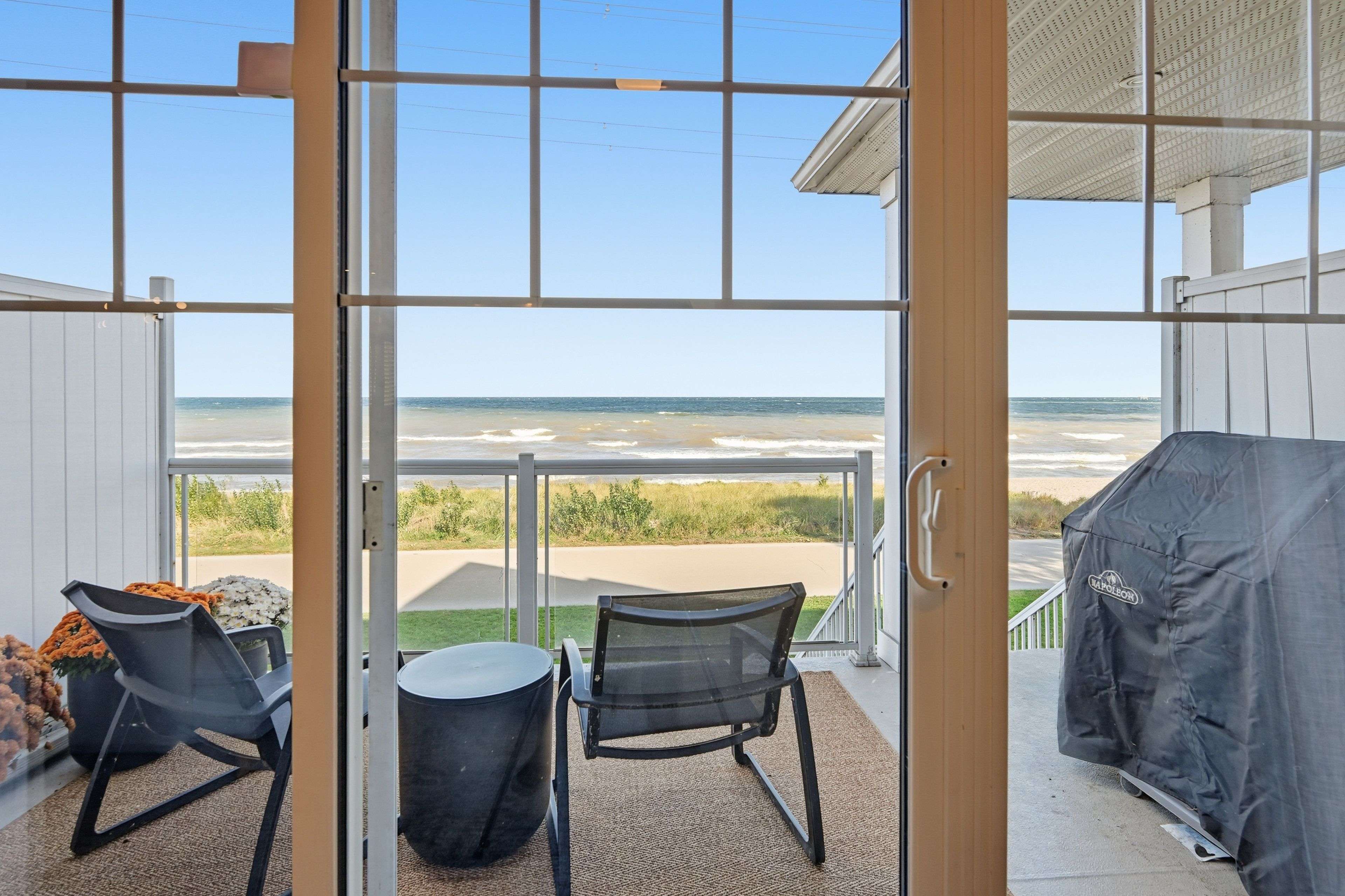 Hamilton, ON L8H 6W4,337 Beach BLVD #7