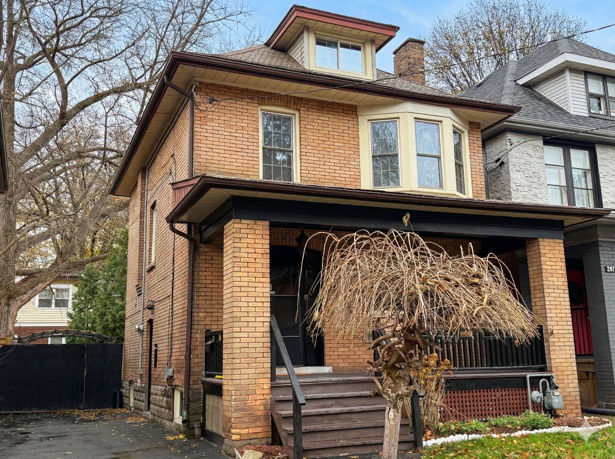 Hamilton, ON L8M 2K6,203 Fairleigh AVE S