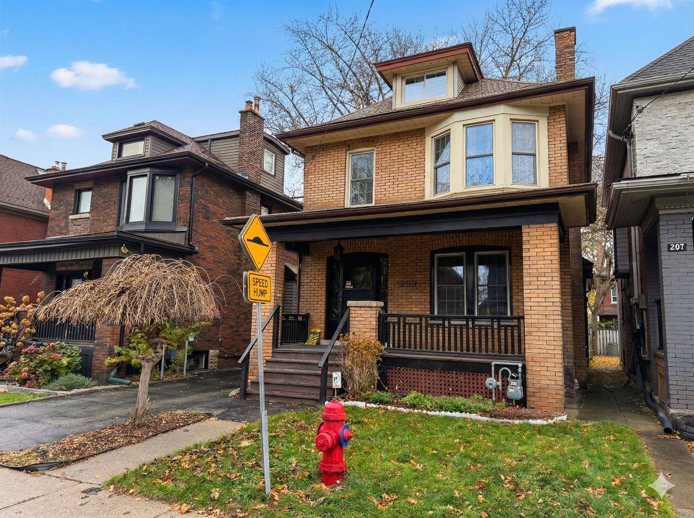 Hamilton, ON L8M 2K6,203 Fairleigh AVE S