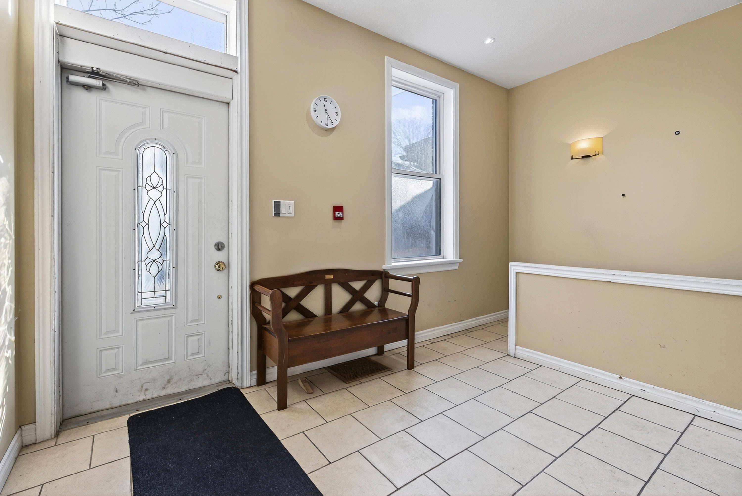 Hamilton, ON L8R 2T1,179 Hess ST N