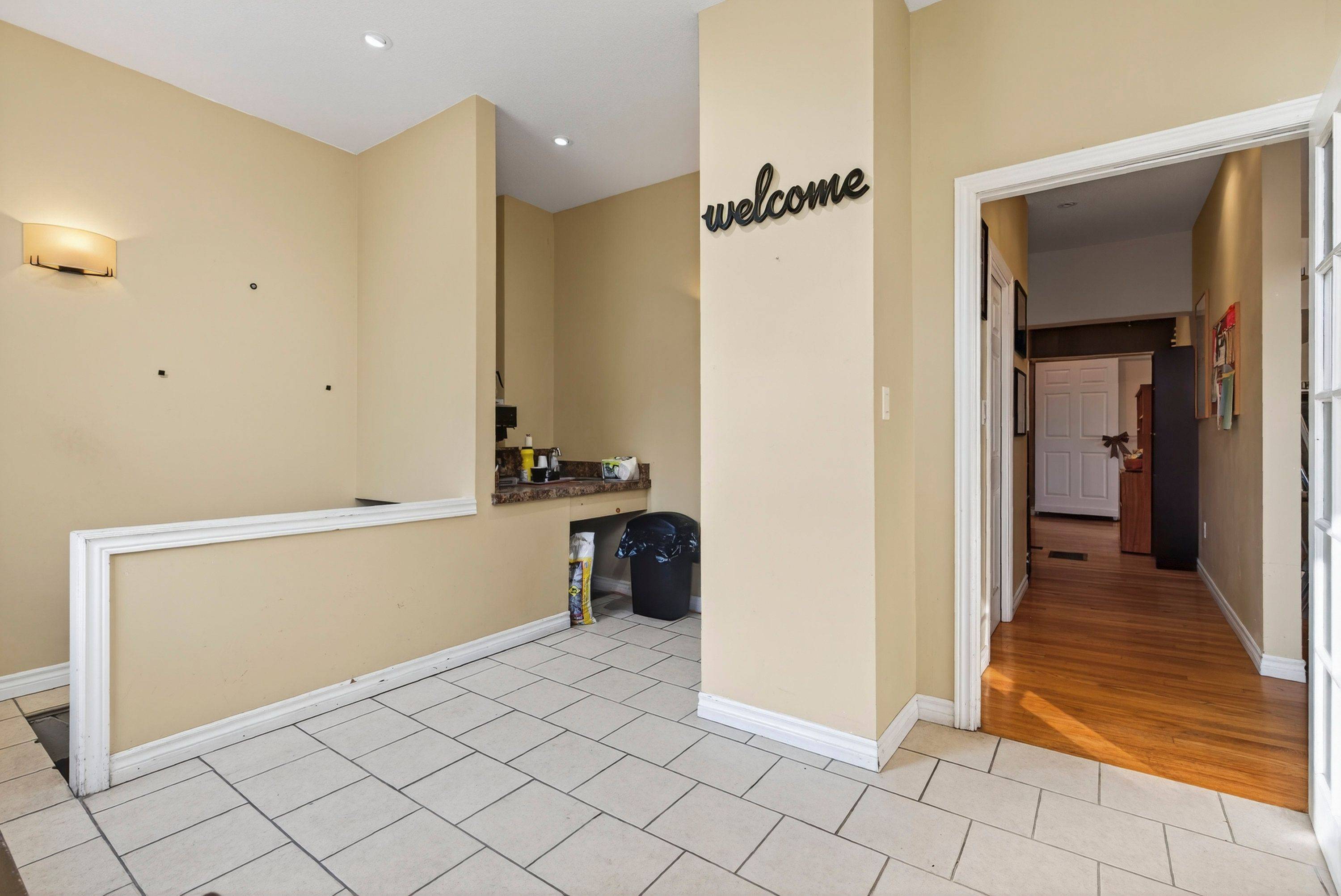 Hamilton, ON L8R 2T1,179 Hess ST N