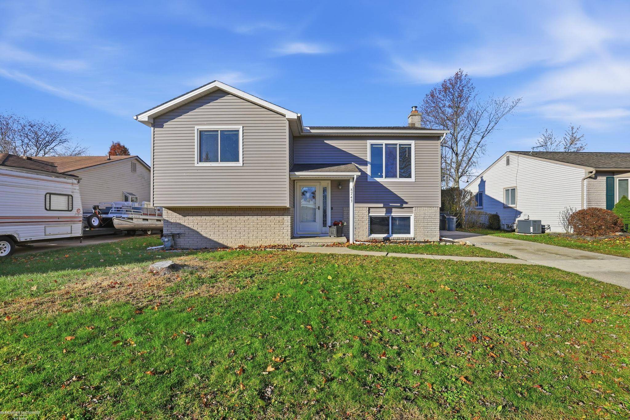 Newport, MI 48166,8743 Lillian DR