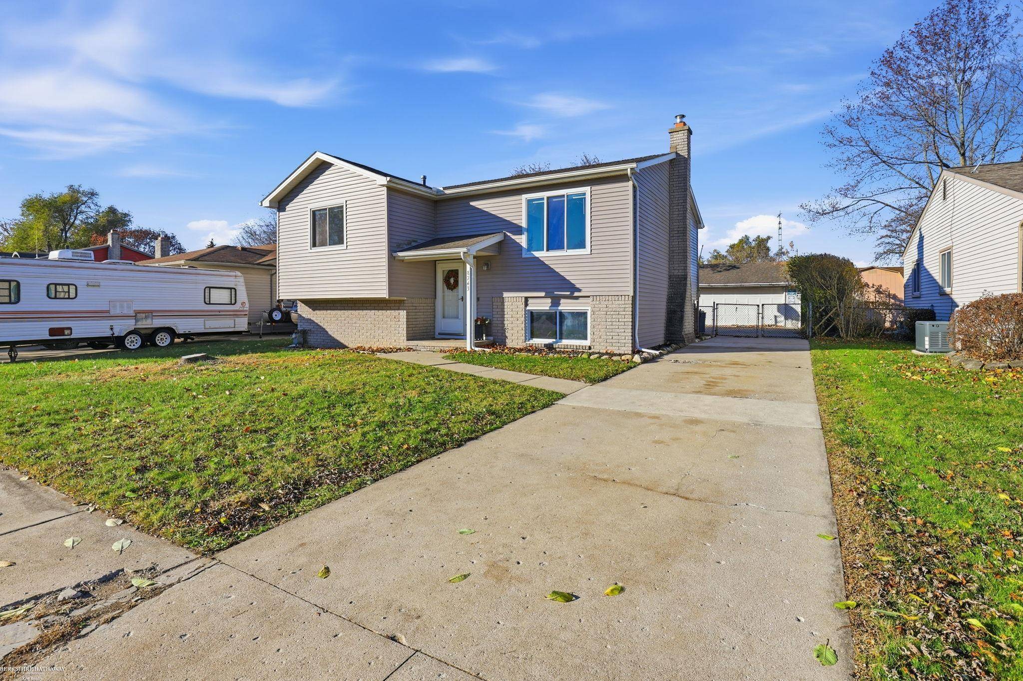 Newport, MI 48166,8743 Lillian DR