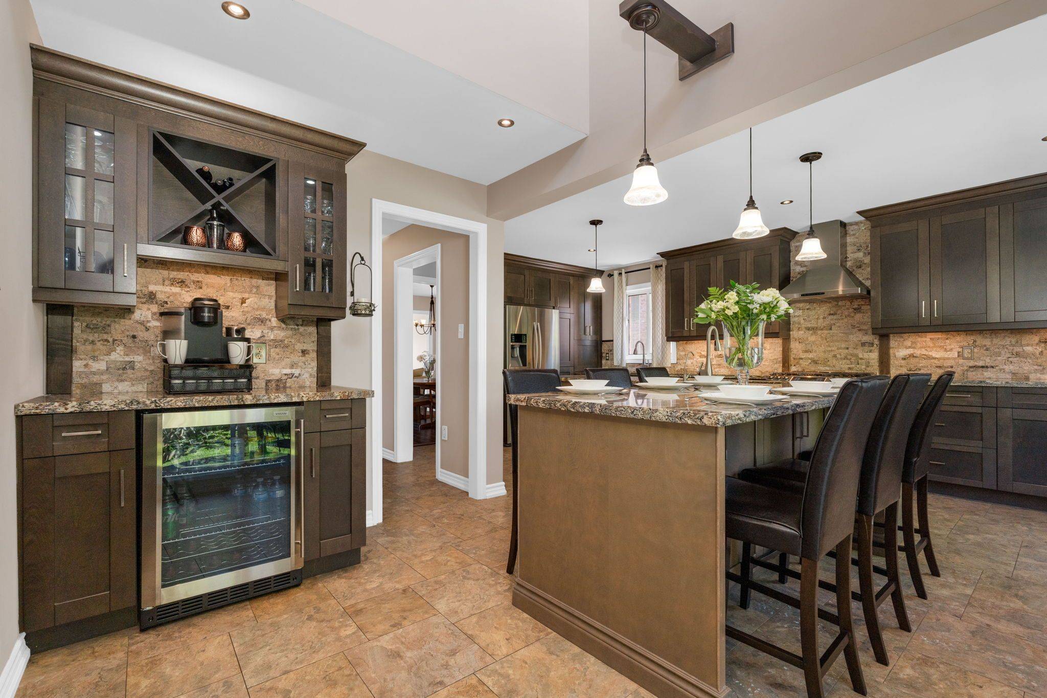 Barrie, ON L4M 6X2,3 Meyer AVE